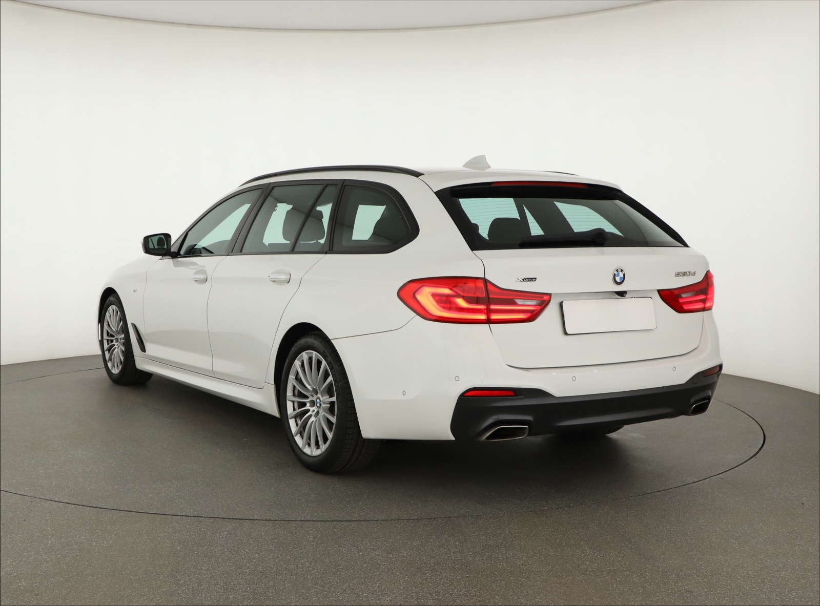 BMW Řada 5, 2017 - pohled č. 5