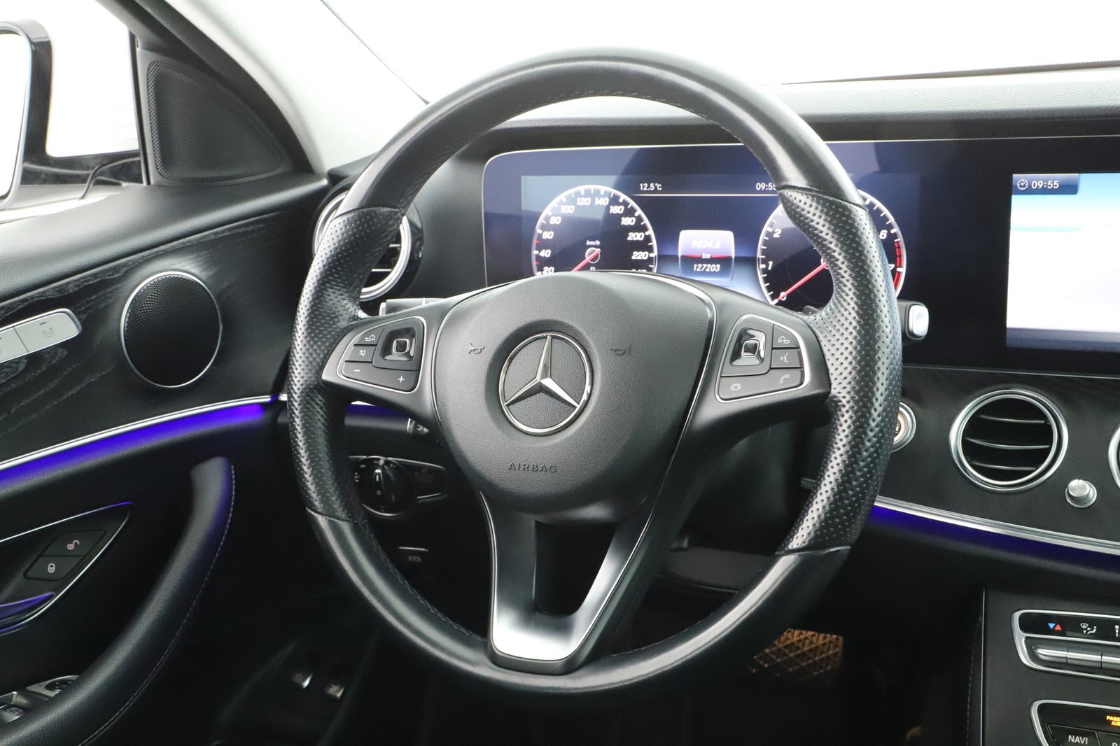 Mercedes-Benz E, 2018 - pohled č. 14