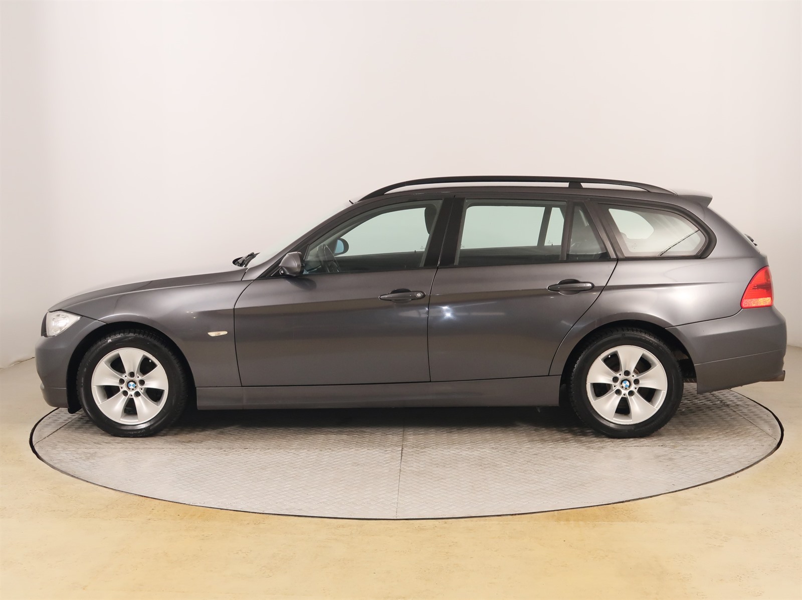 BMW Řada 3, 2007 - pohled č. 4