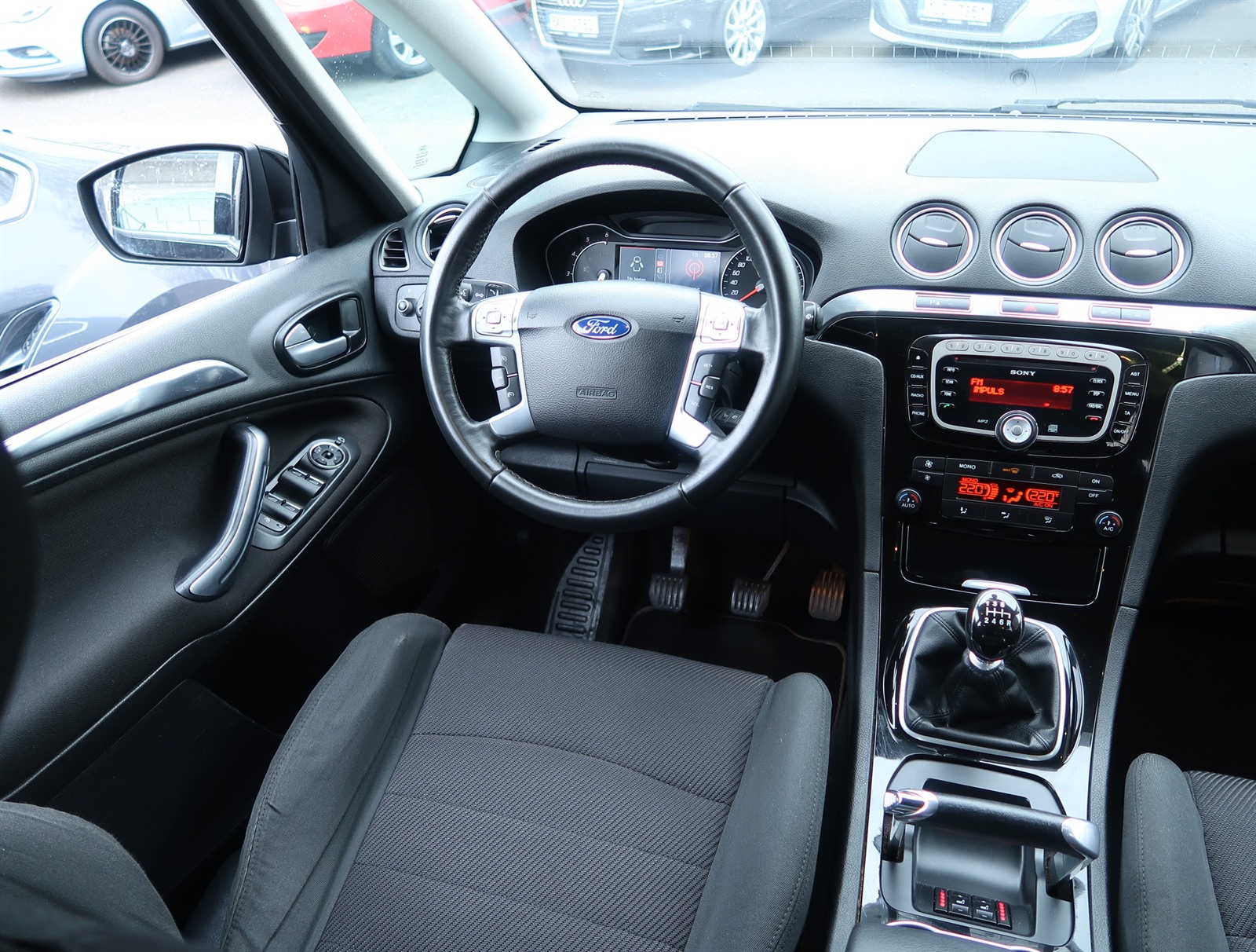 Ford S-MAX, 2012 - pohled č. 9
