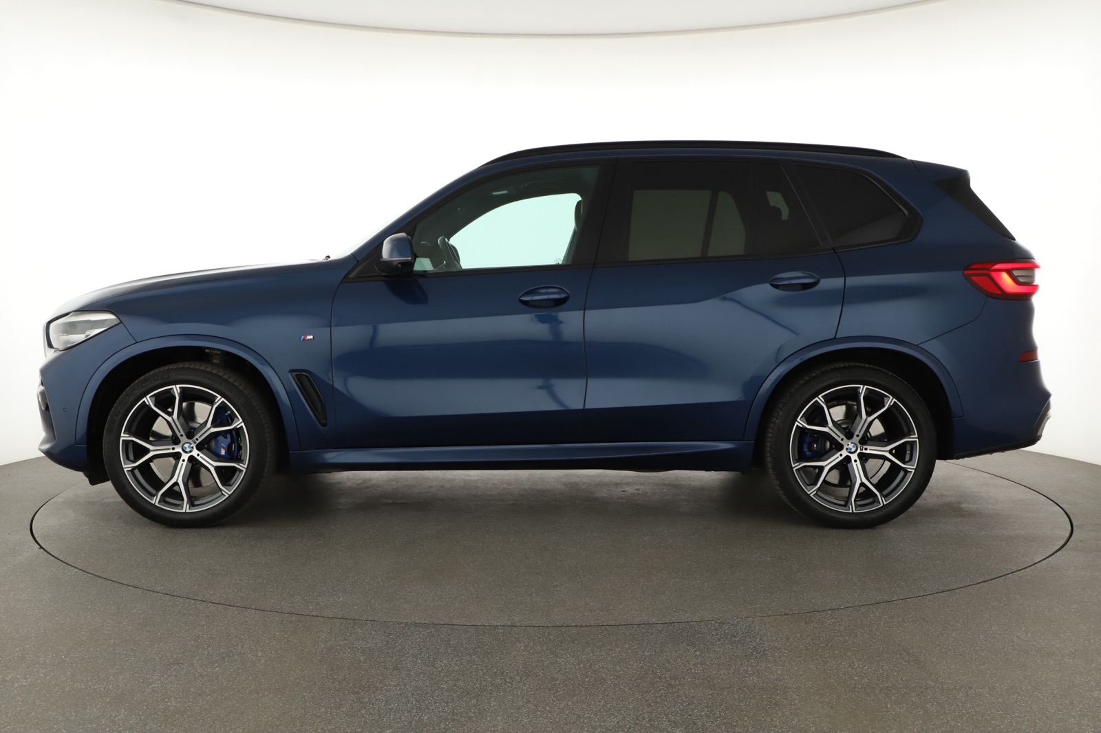 BMW X5, 2019 - pohled č. 4