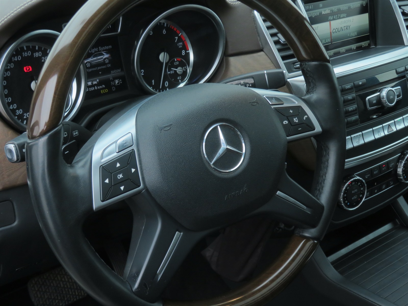 Mercedes-Benz ML, 2012 - pohled č. 28