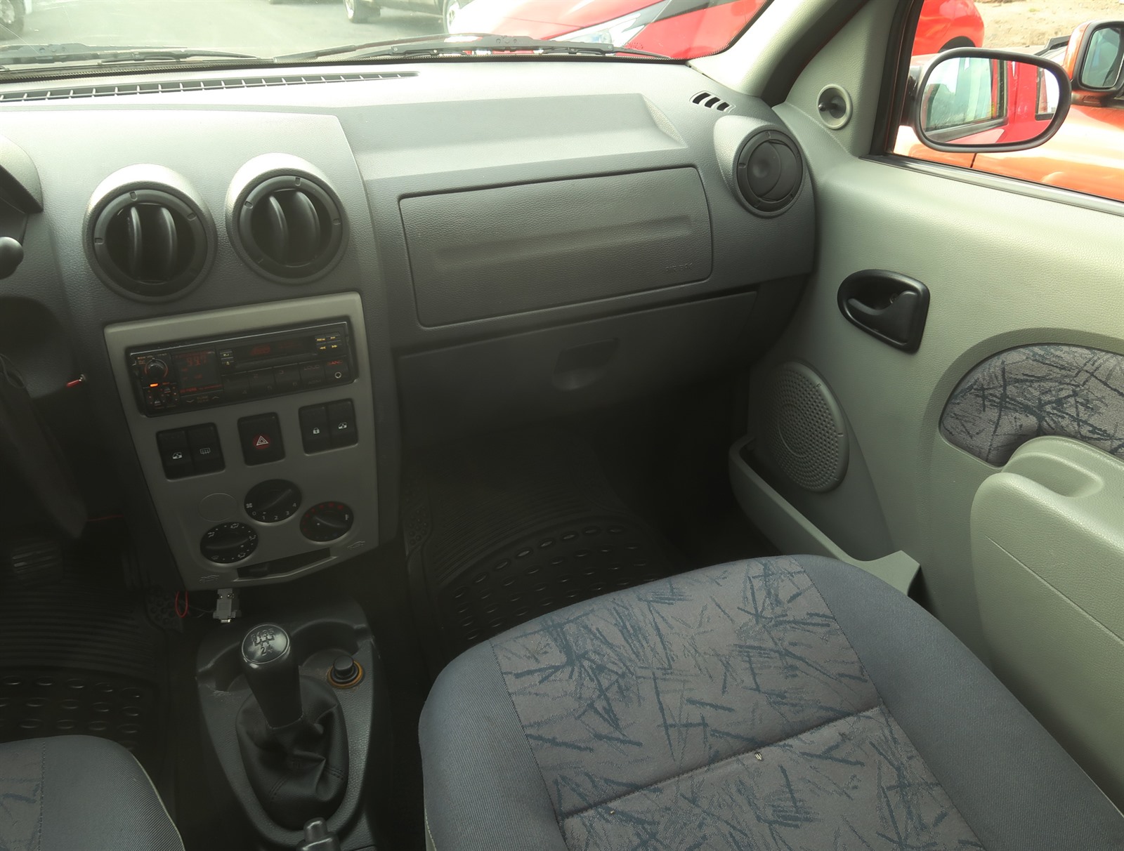 Dacia Logan, 2004 - pohled č. 9