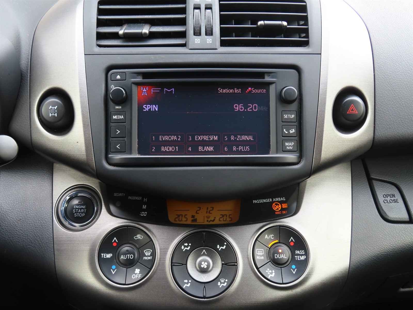 Toyota RAV 4, 2012 - pohled č. 29