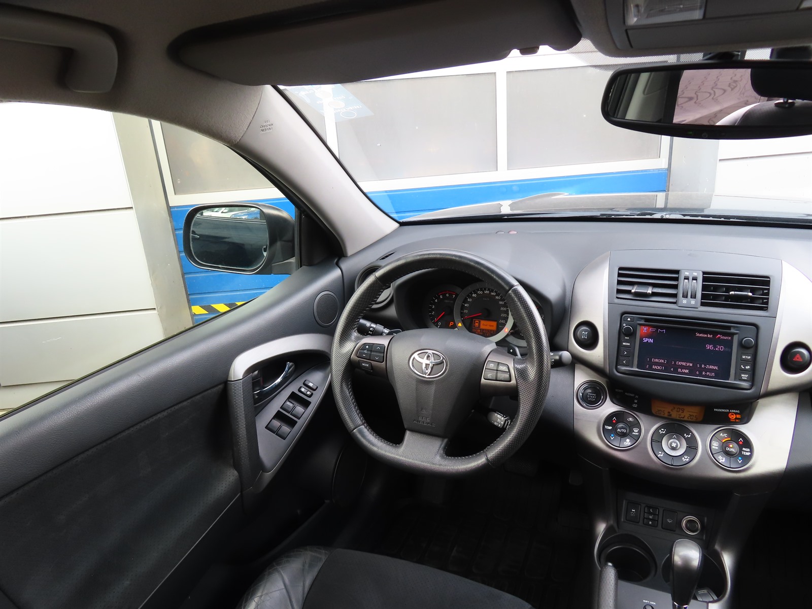 Toyota RAV 4, 2012 - pohled č. 9
