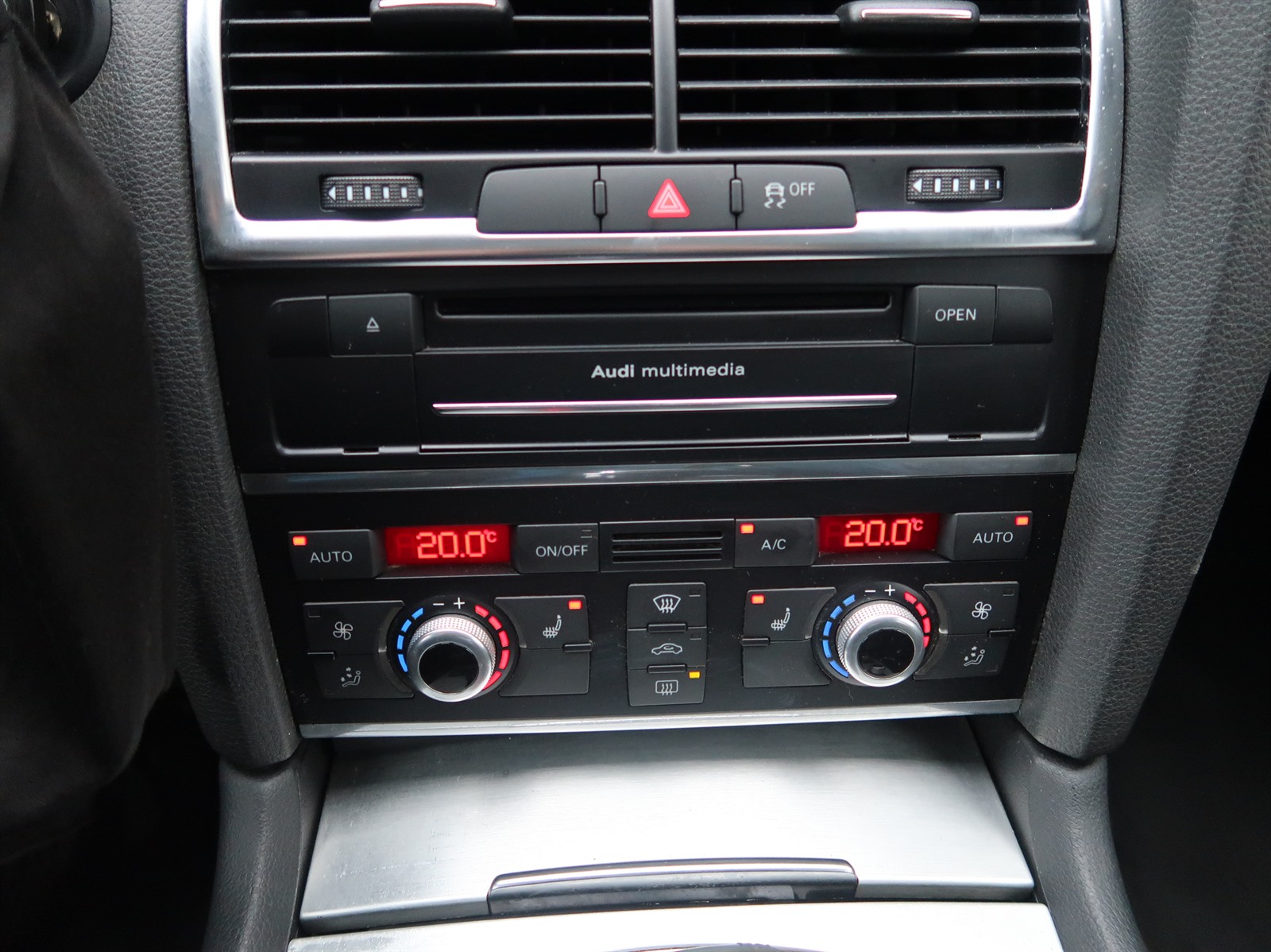 Audi Q7, 2013 - pohled č. 26
