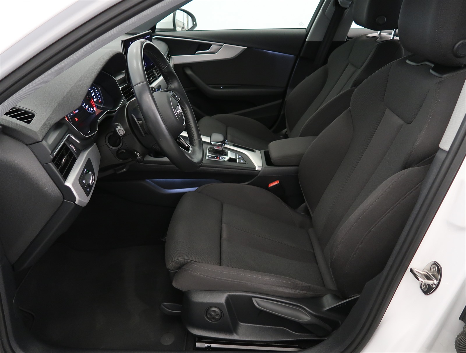 Audi A4, 2020 - pohled č. 16