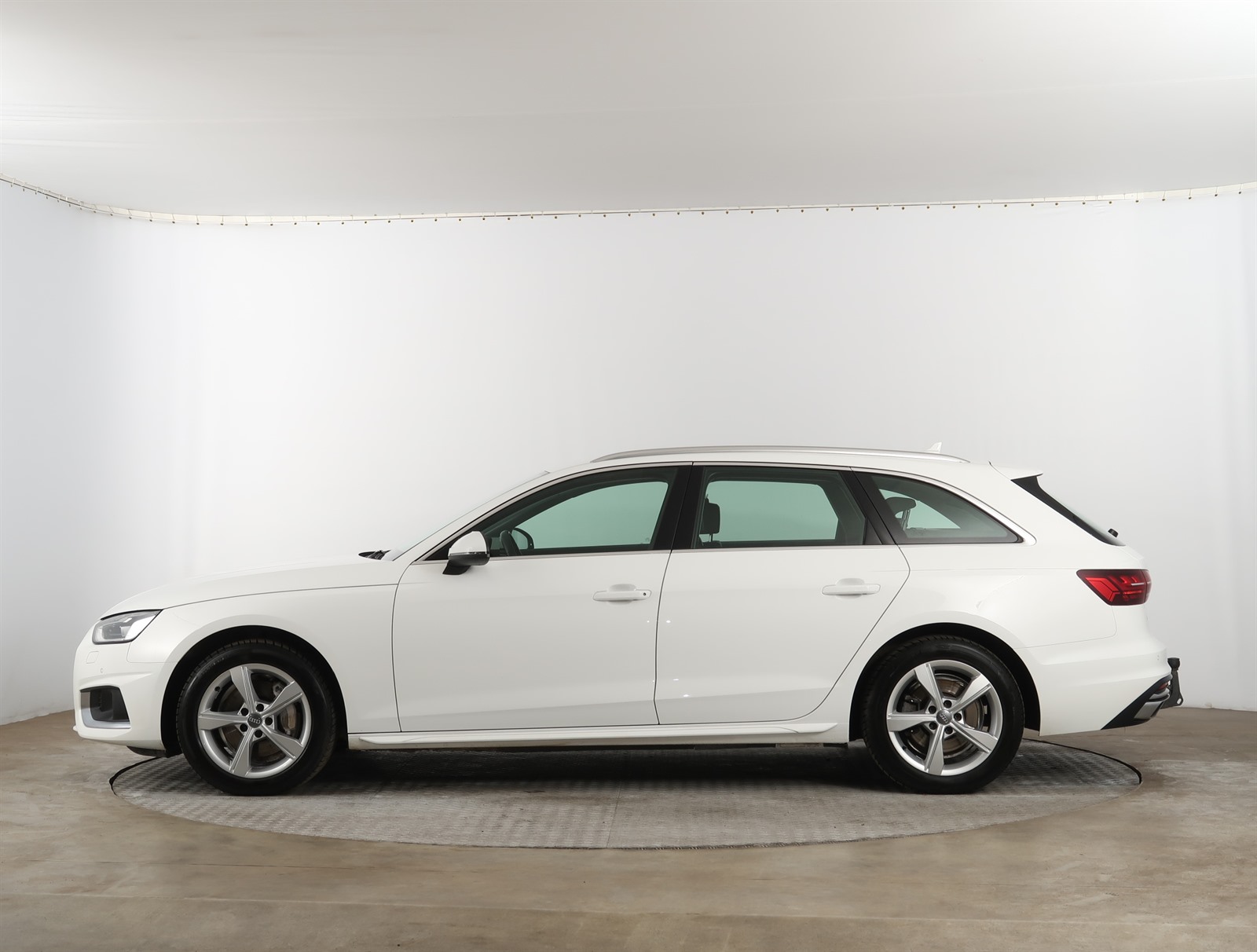 Audi A4, 2020 - pohled č. 4
