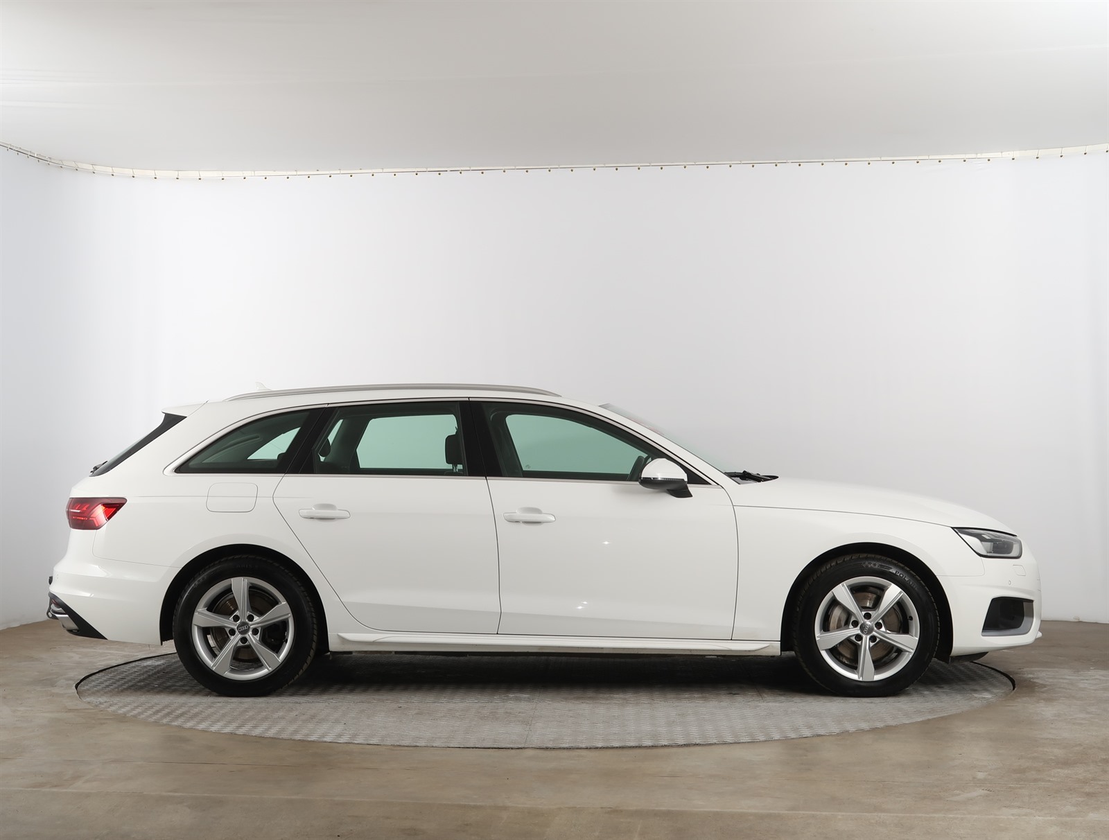 Audi A4, 2020 - pohled č. 8