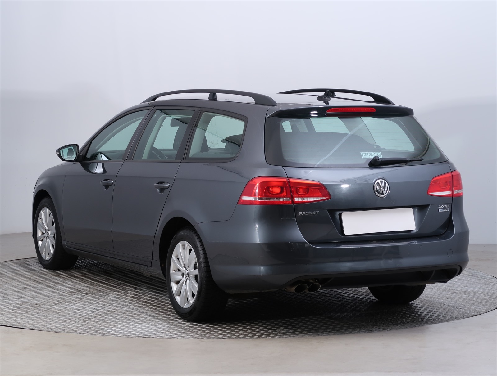 Volkswagen Passat, 2011 - pohled č. 5