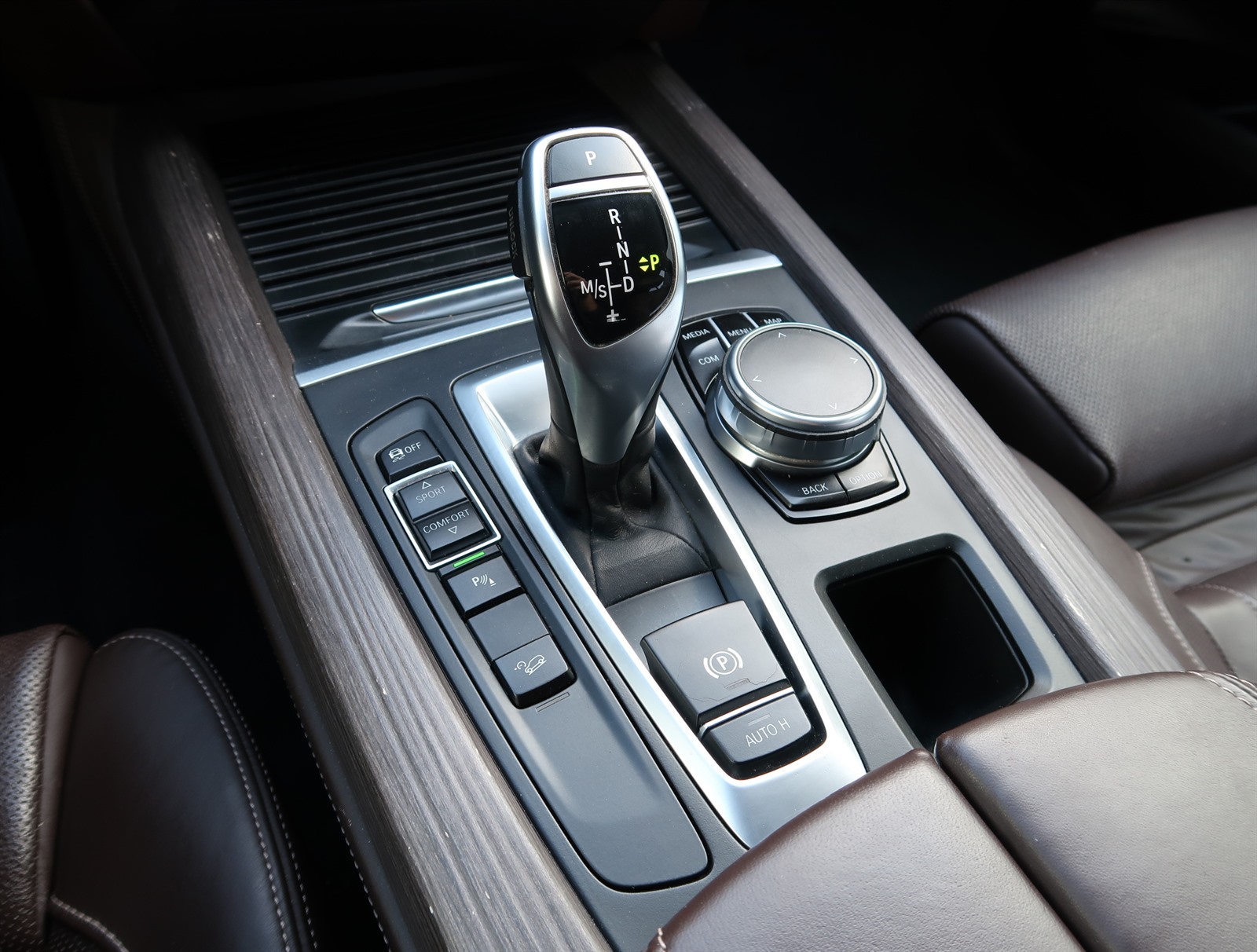BMW X5, 2017 - pohled č. 18