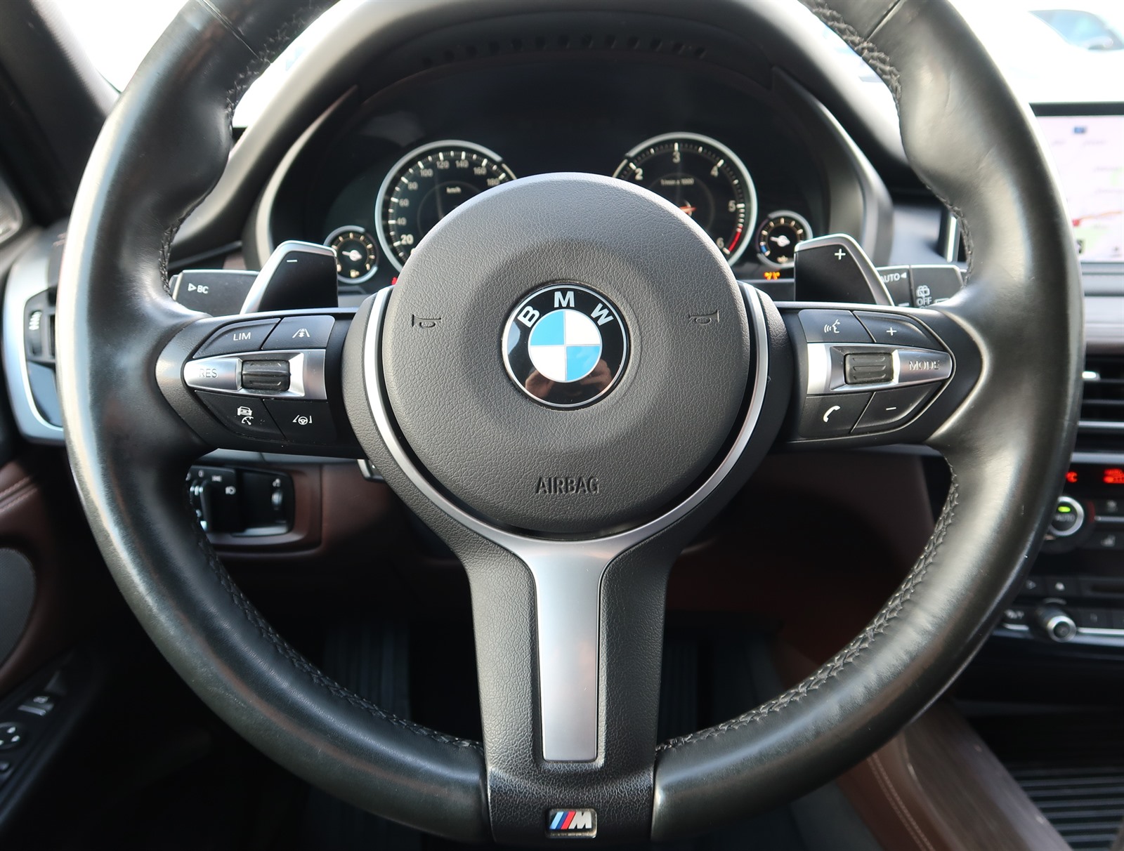 BMW X5, 2017 - pohled č. 24