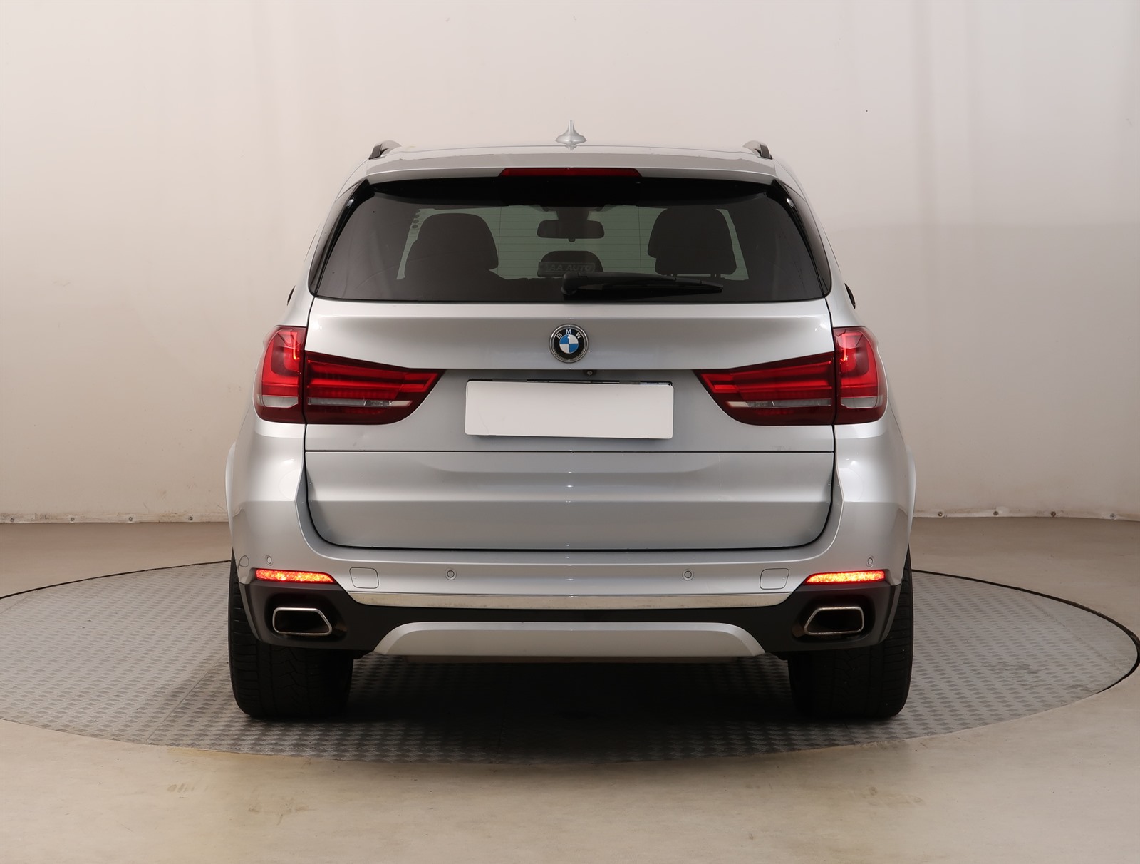 BMW X5, 2017 - pohled č. 6