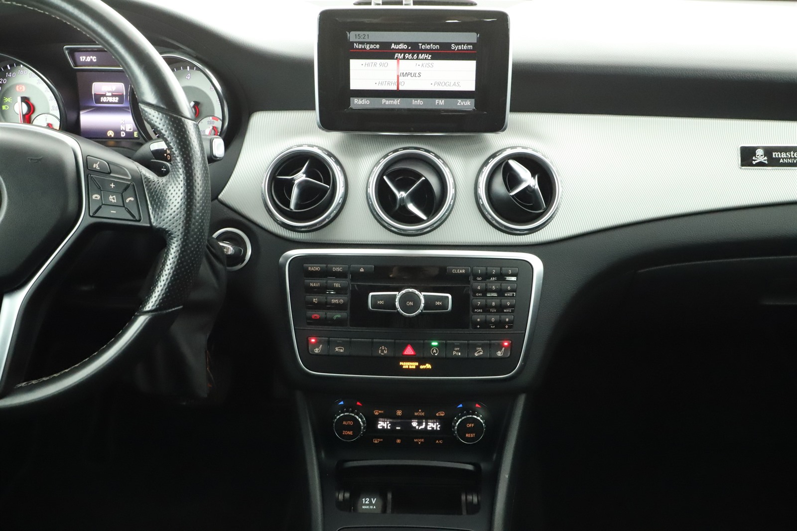 Mercedes-Benz GLA, 2015 - pohled č. 16