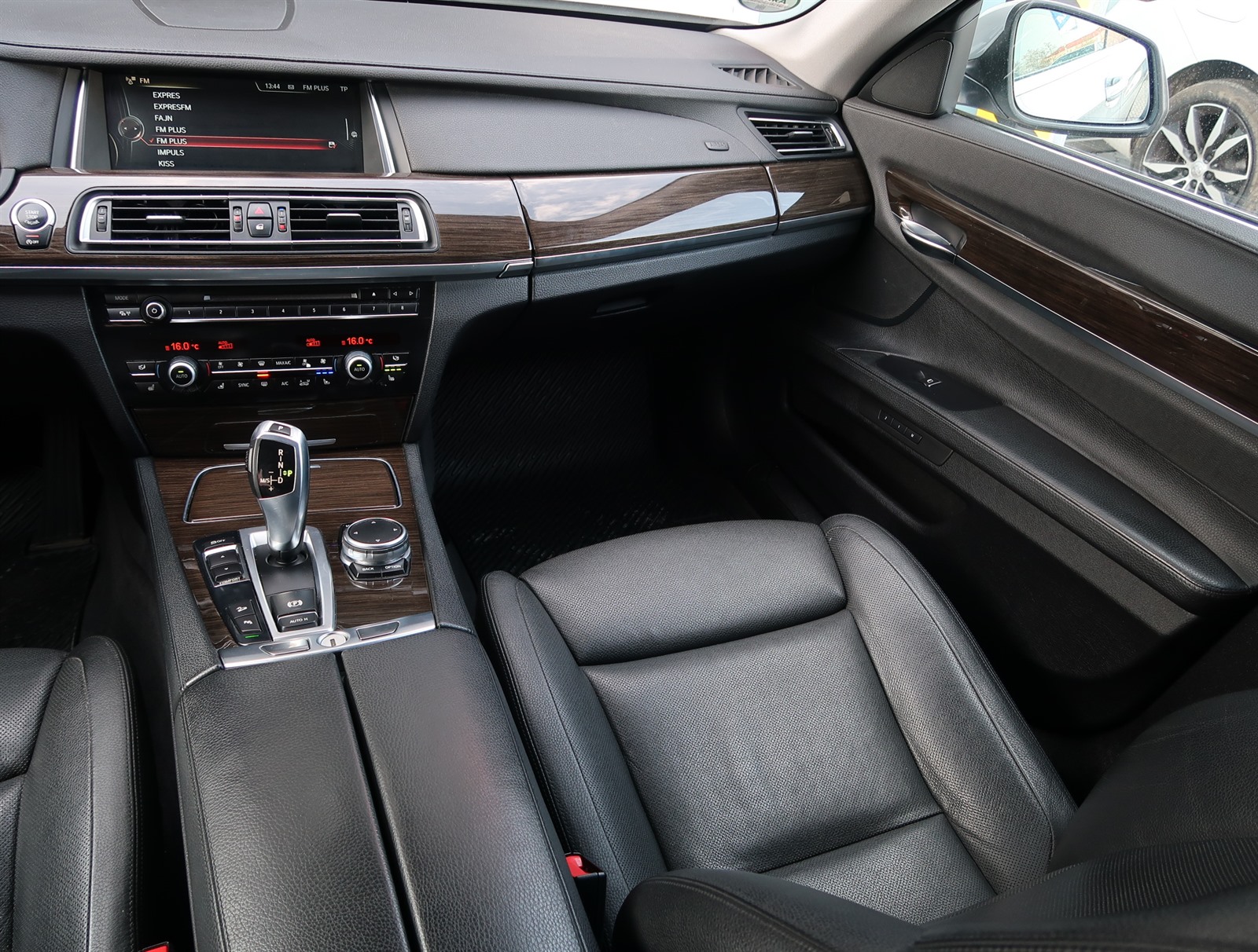 BMW 7, 2013 - pohled č. 11