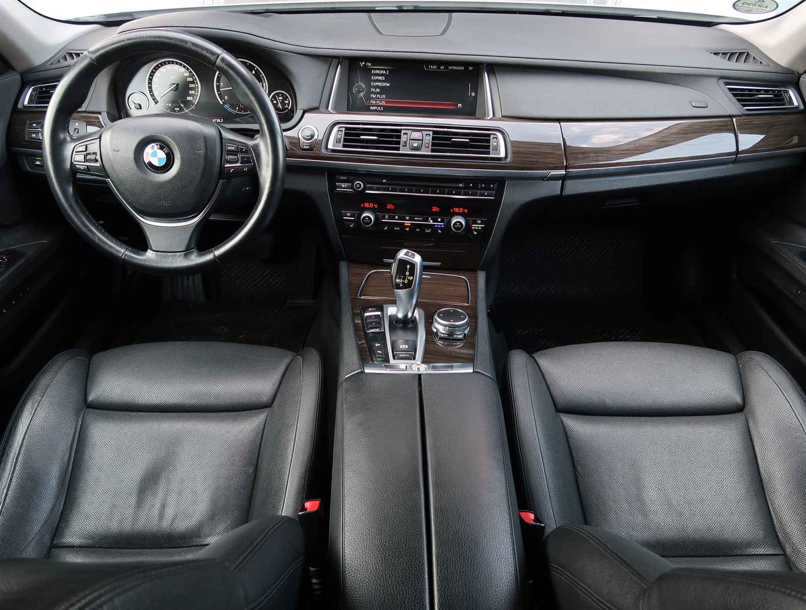 BMW 7, 2013 - pohled č. 10