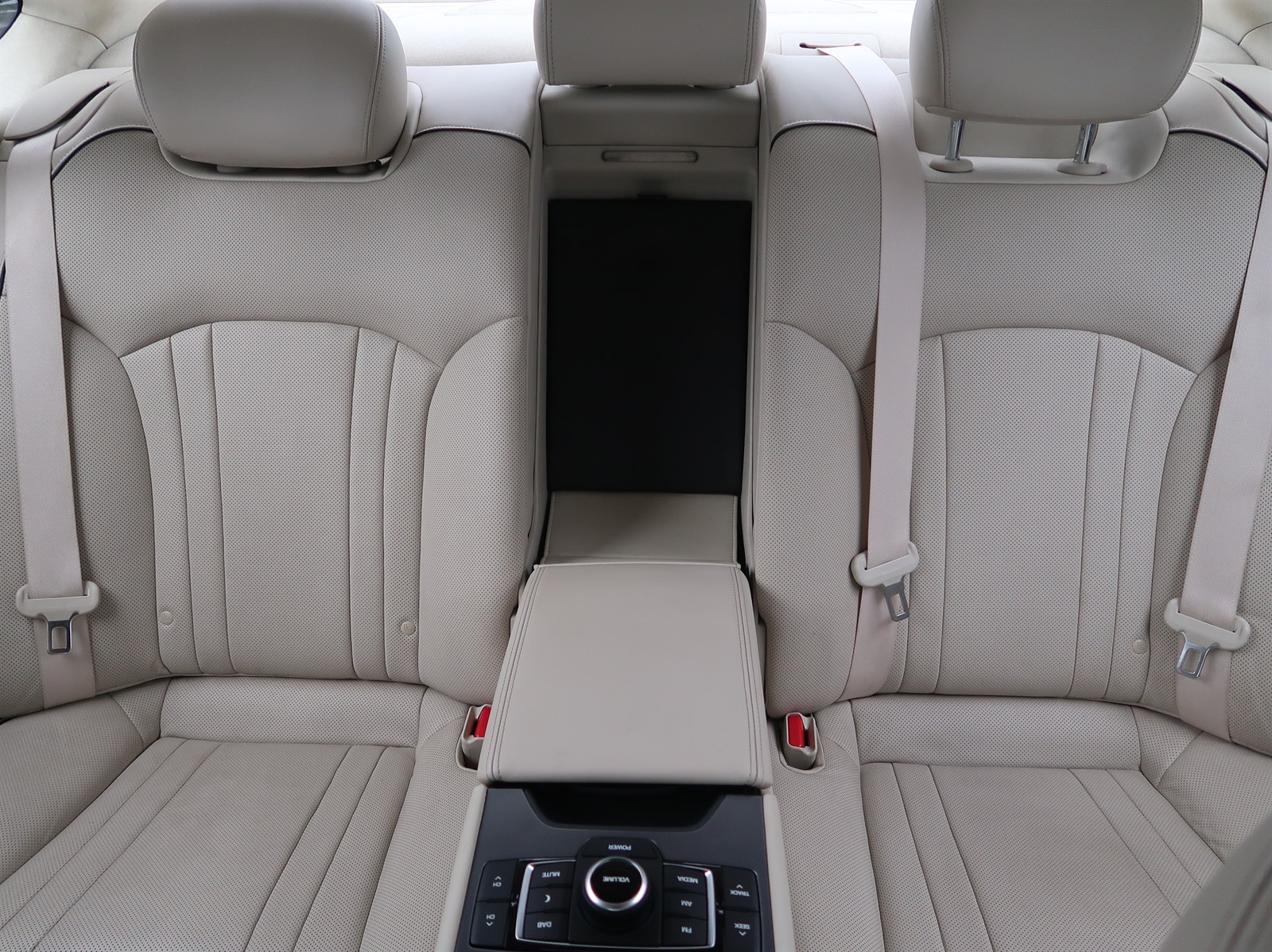 Hyundai Genesis, 2015 - pohled č. 14