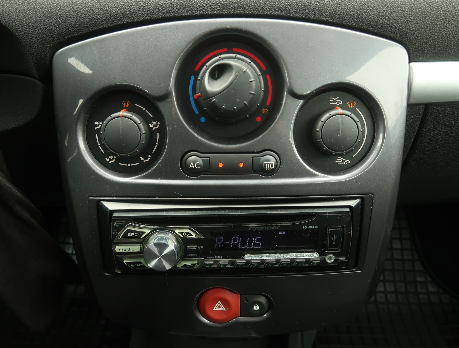 Renault Clio, 2012 - pohled č. 18