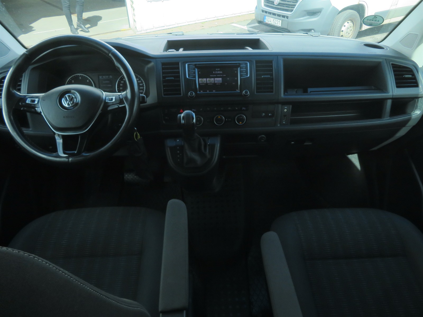 Volkswagen Caravelle, 2019 - pohled č. 10