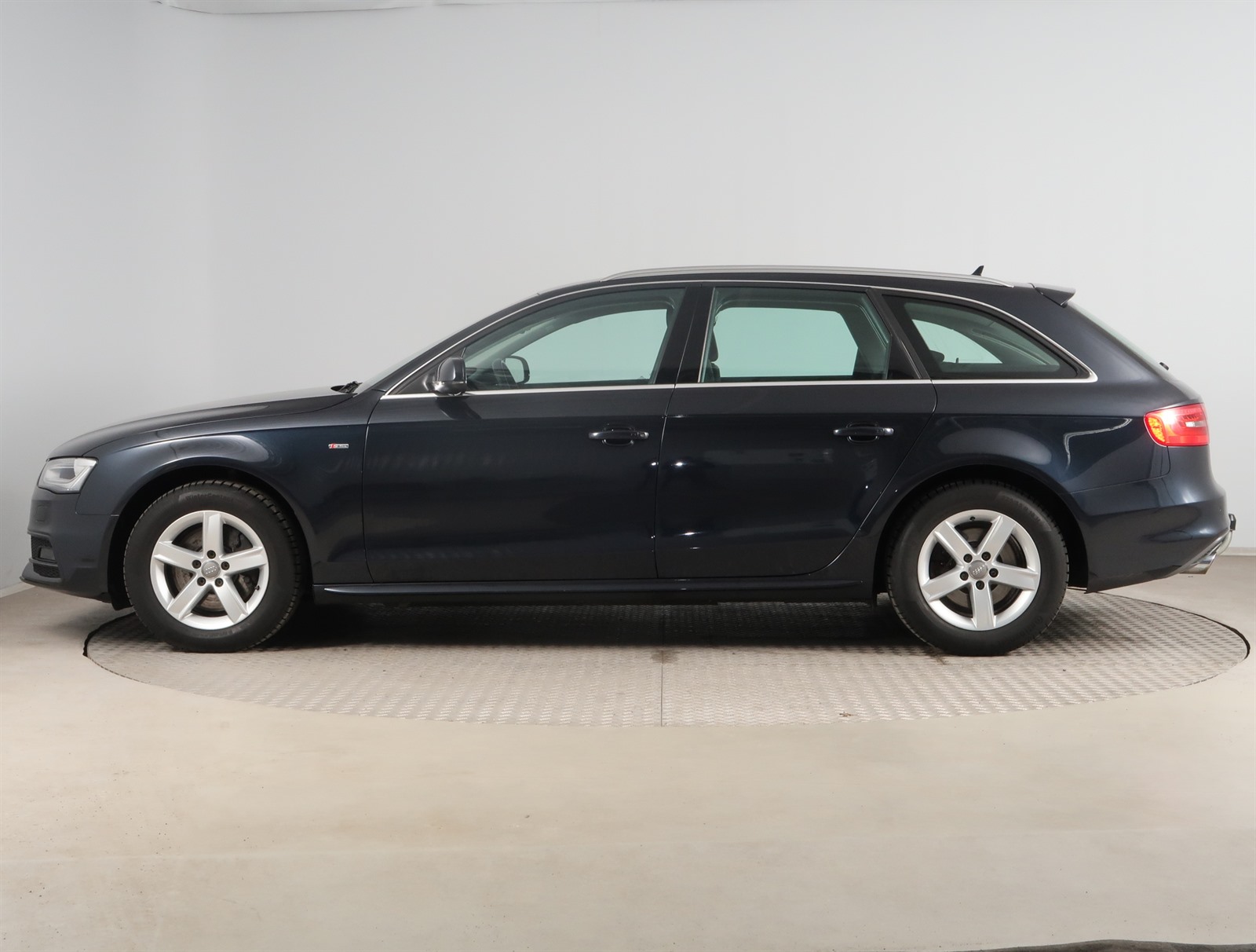 Audi A4, 2014 - pohled č. 4