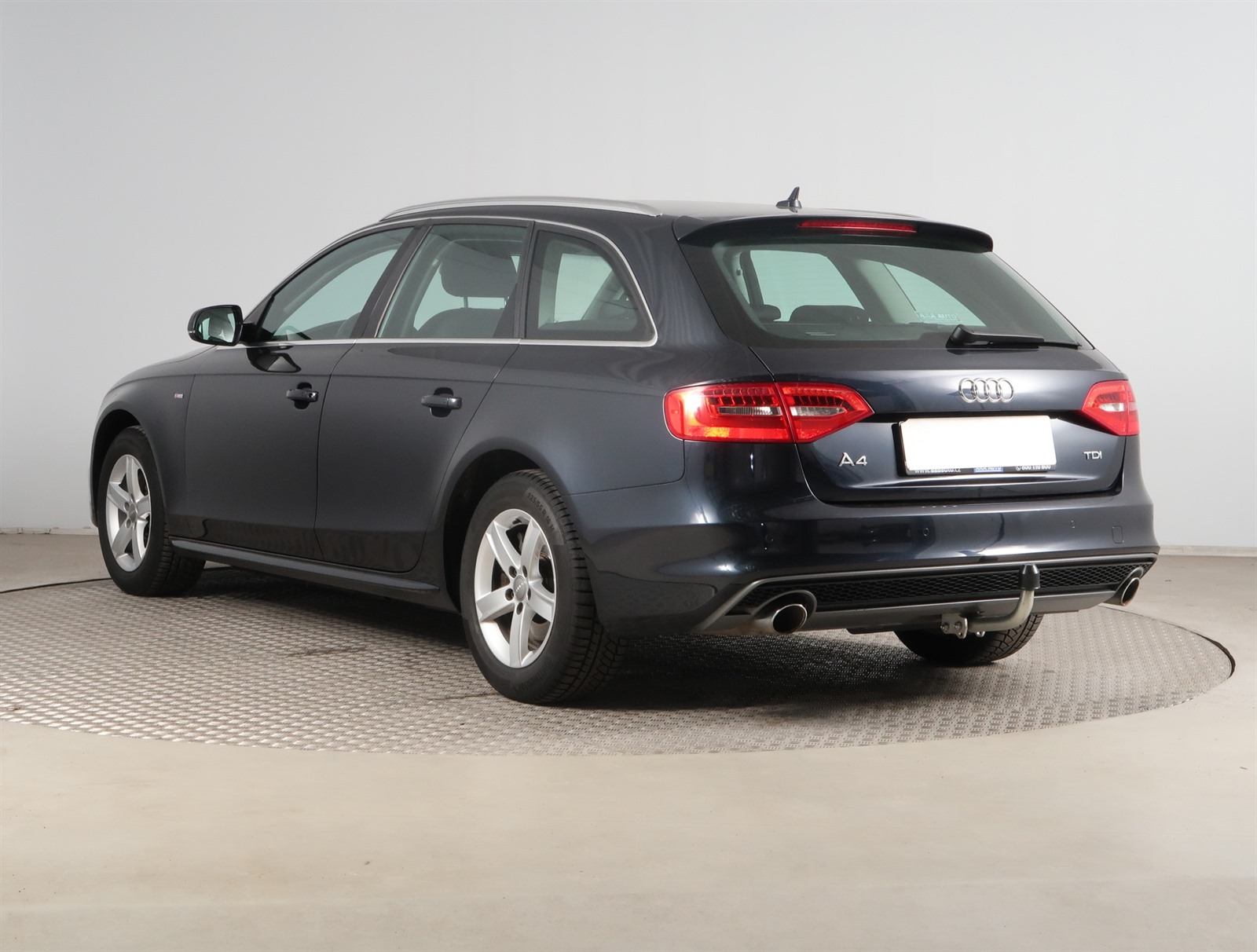 Audi A4, 2014 - pohled č. 5