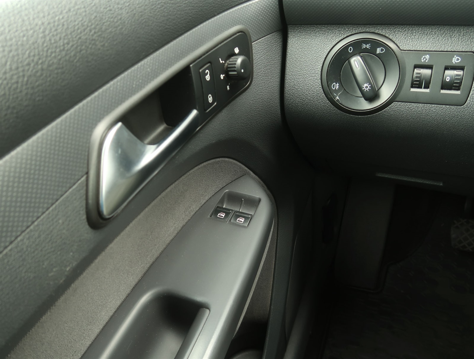 Volkswagen Caddy, 2012 - pohled č. 24