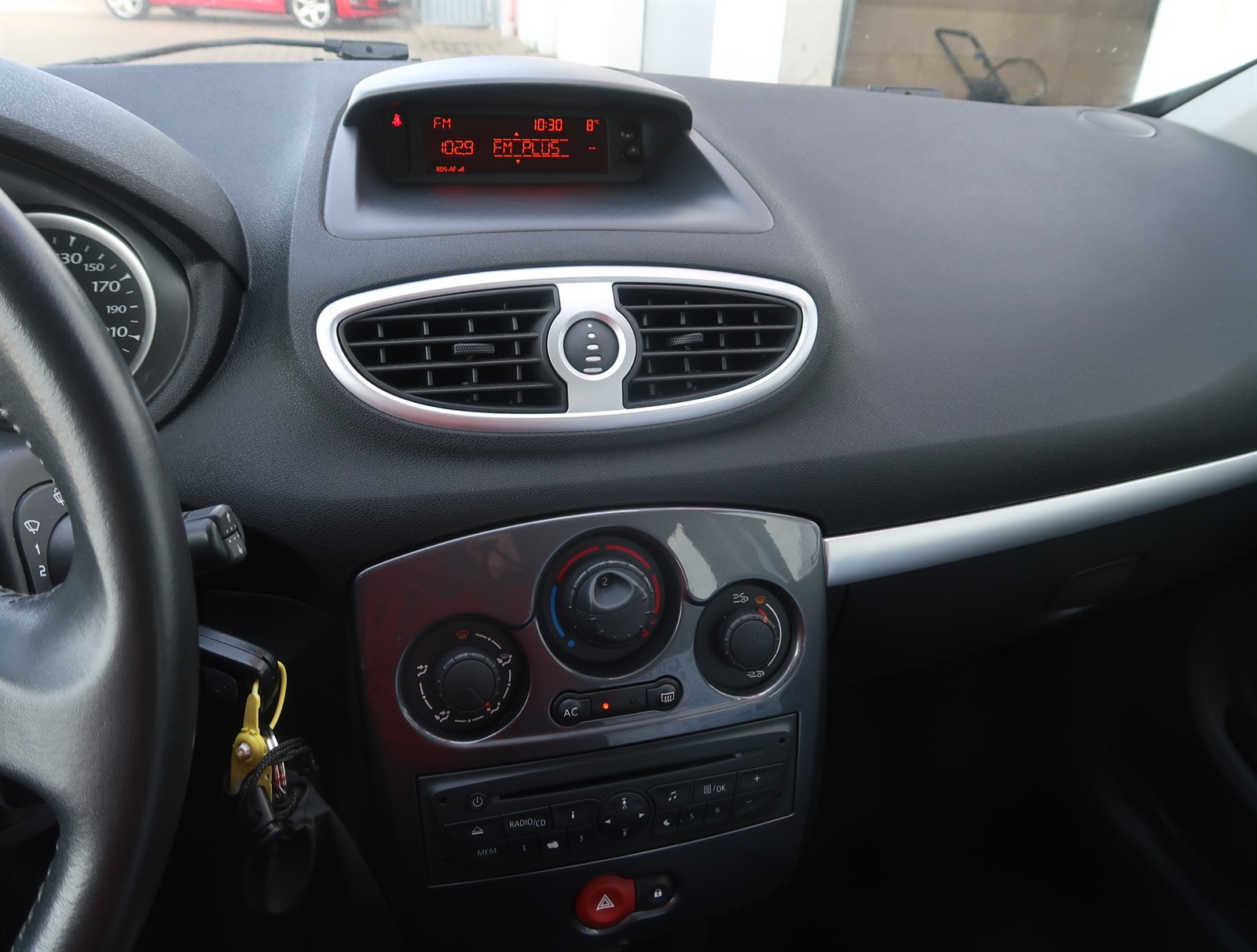 Renault Clio, 2011 - pohled č. 18