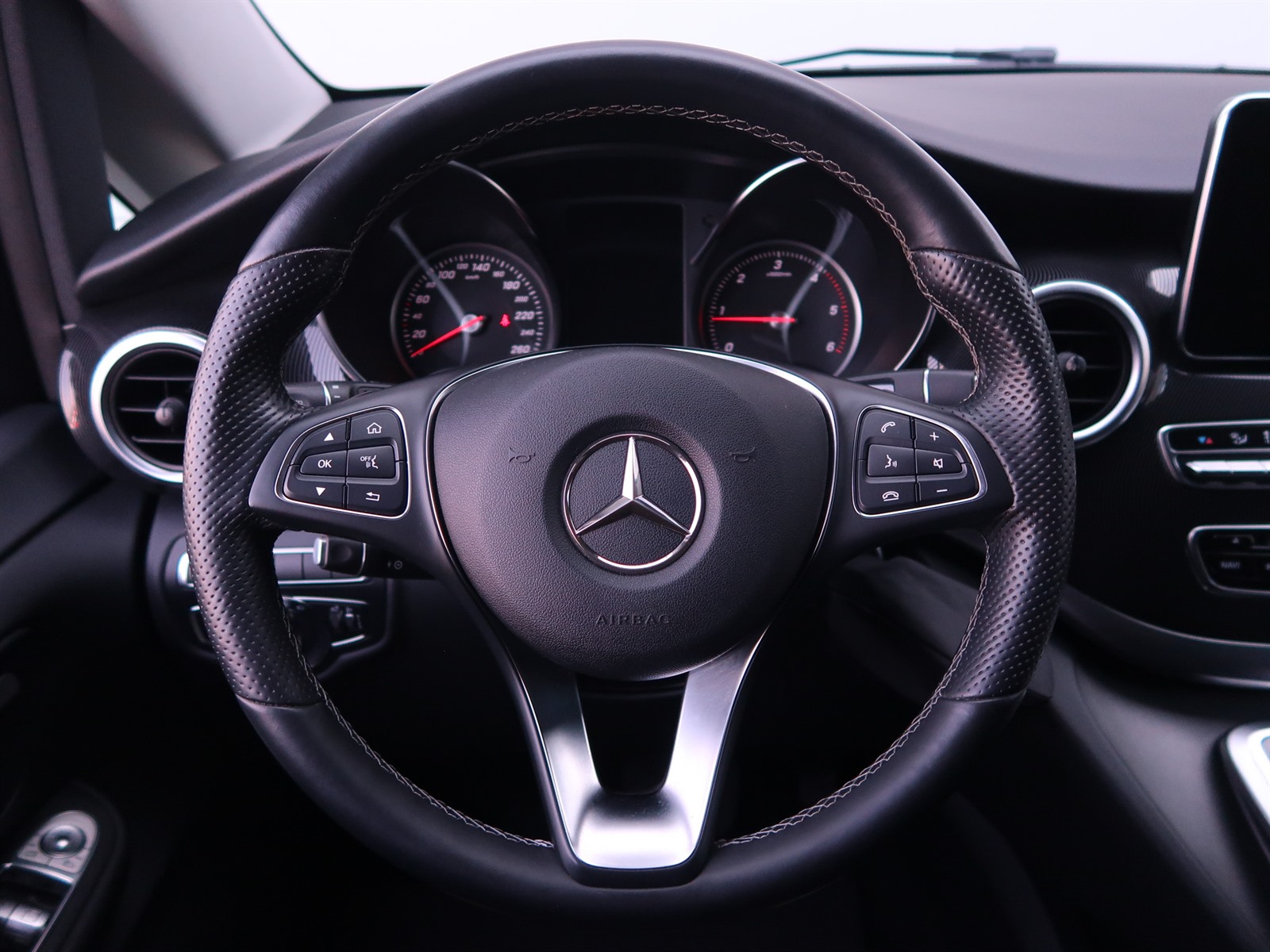 Mercedes-Benz V, 2017 - pohled č. 22