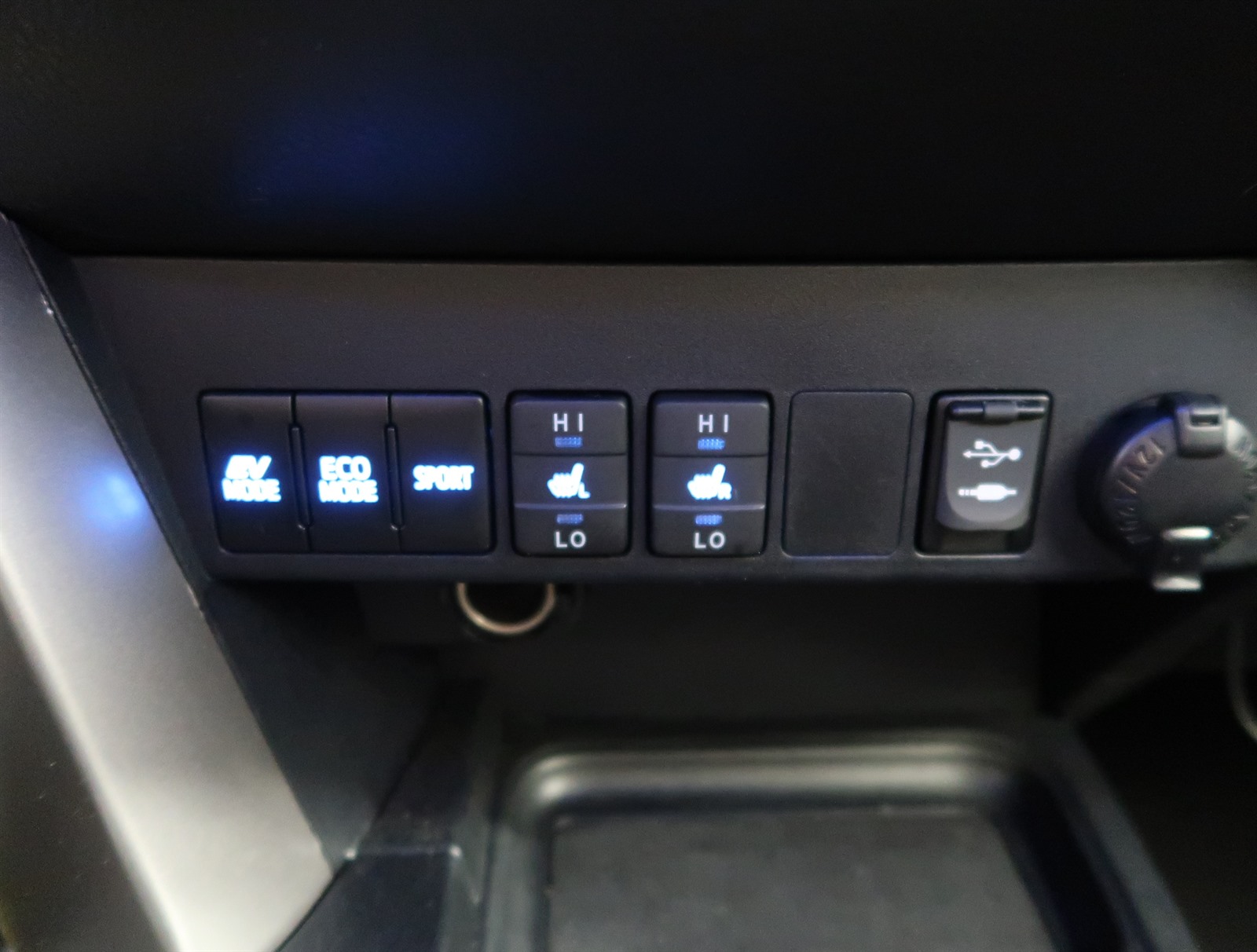 Toyota RAV 4, 2016 - pohled č. 26