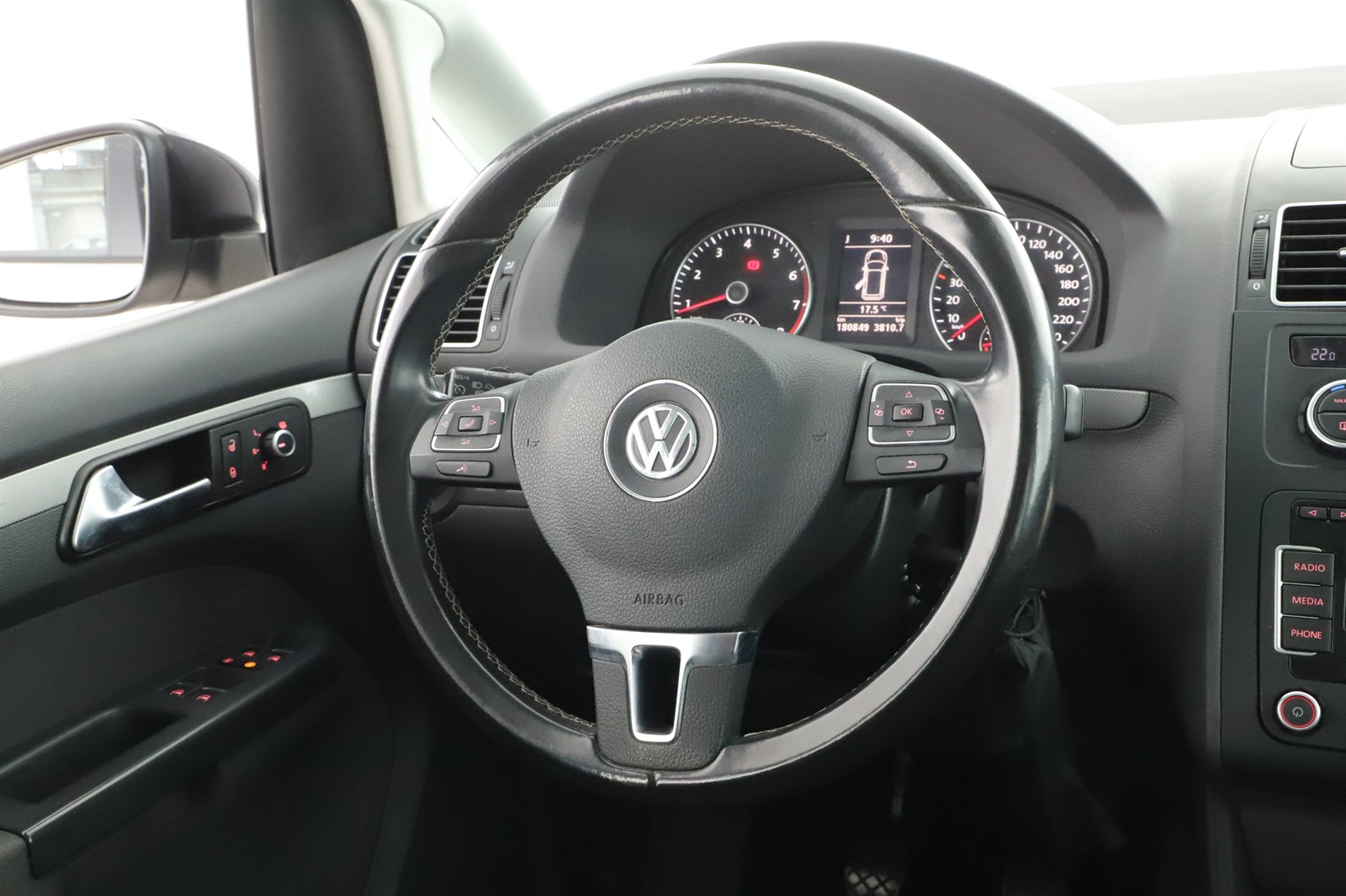 Volkswagen Touran, 2012 - pohled č. 13
