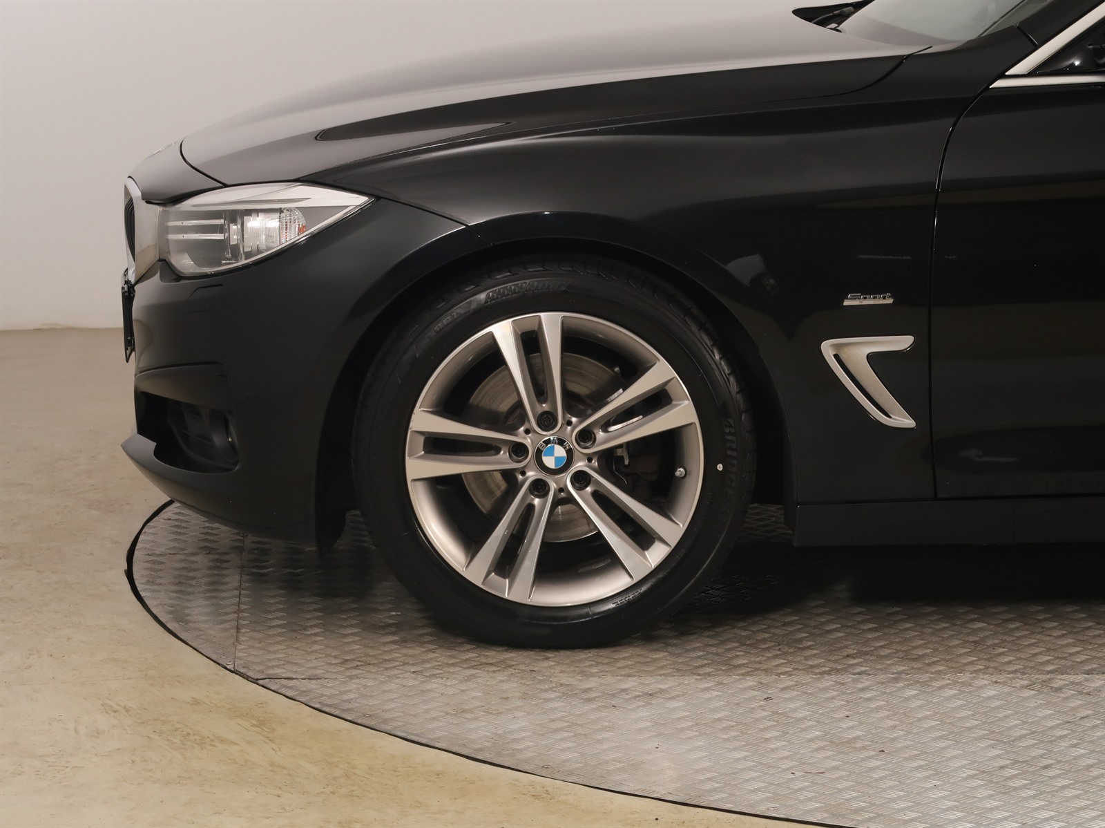 BMW 3GT, 2016 - pohled č. 21