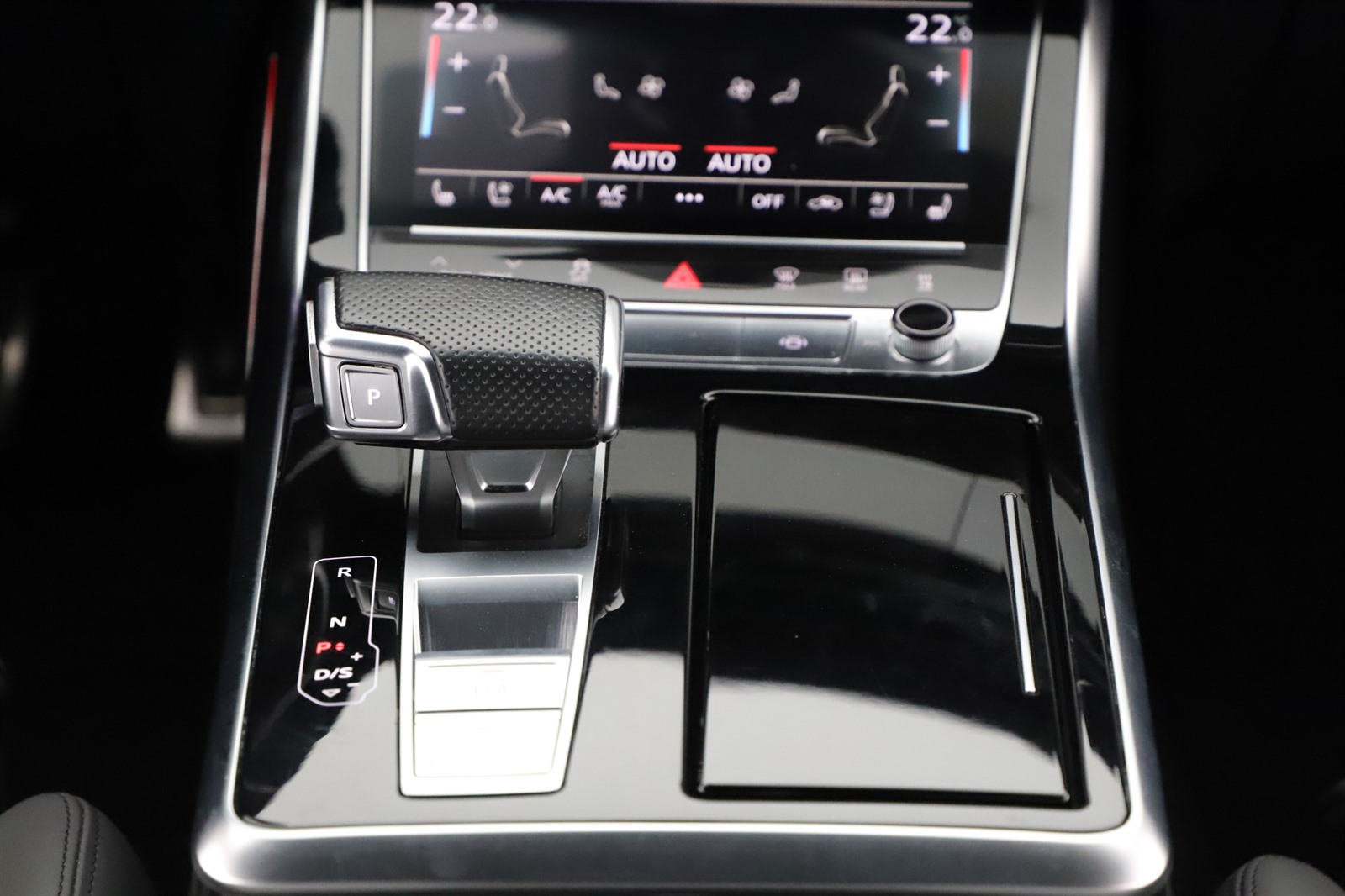 Audi Q8, 2020 - pohled č. 20