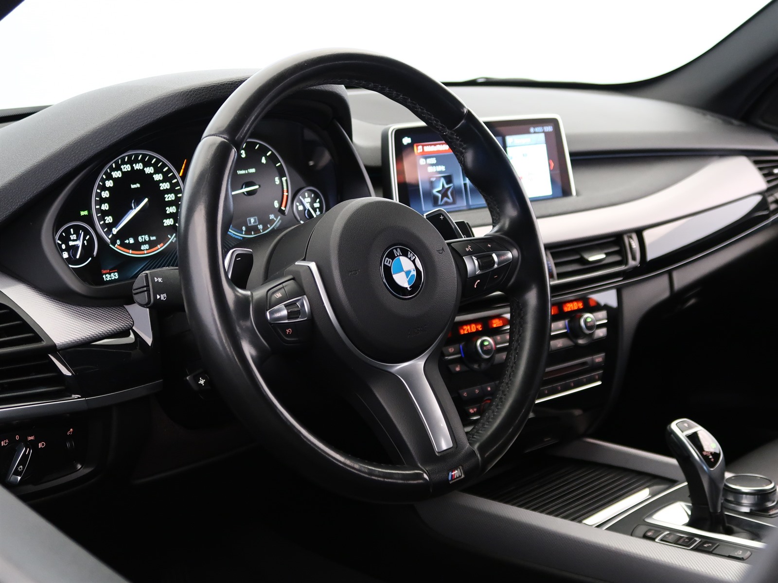 BMW X5, 2018 - pohled č. 22