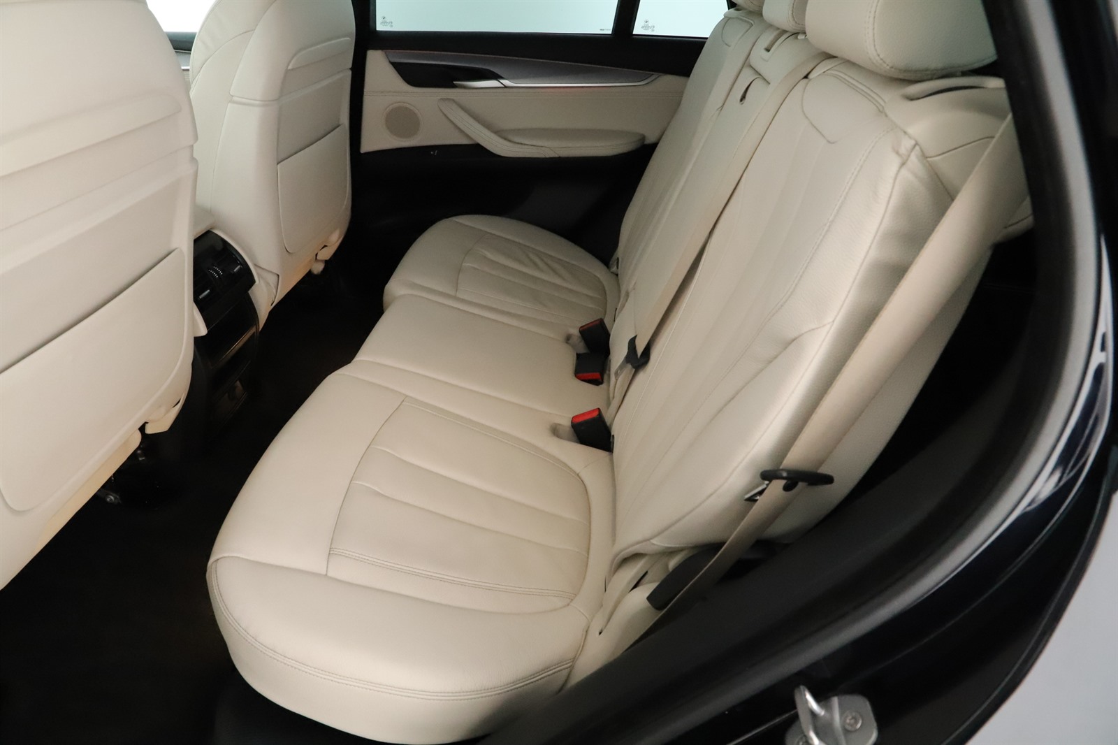 BMW X5, 2015 - pohled č. 12