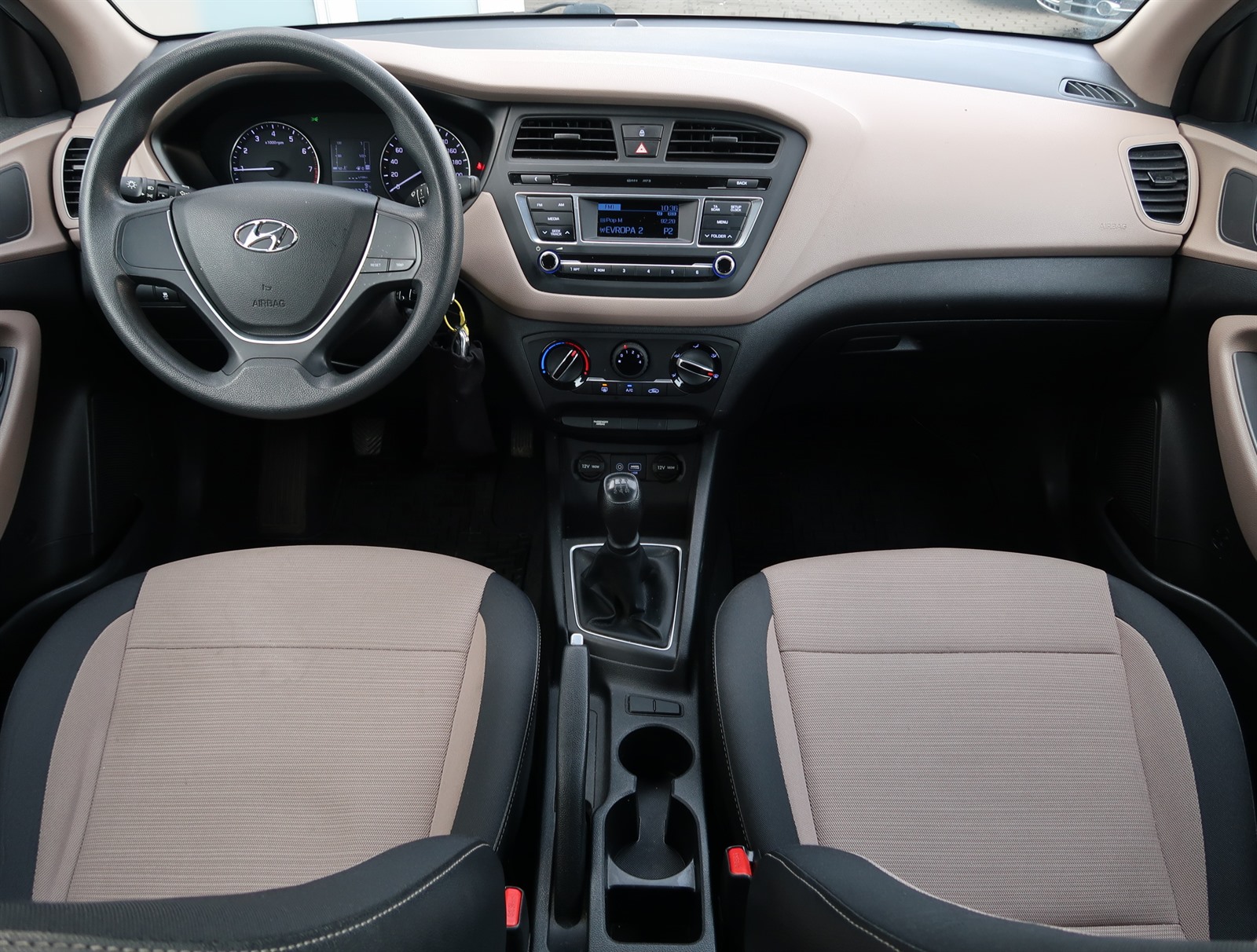 Hyundai i20, 2015 - pohled č. 10