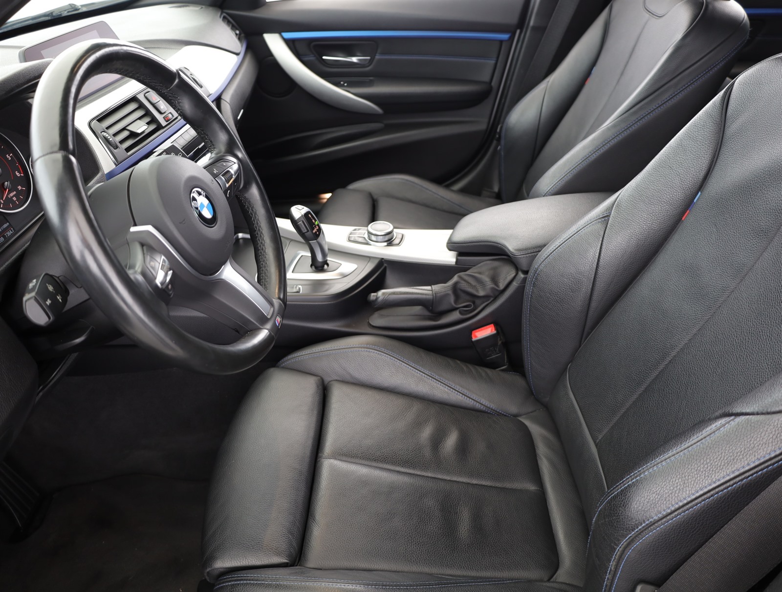 BMW Řada 3, 2018 - pohled č. 13