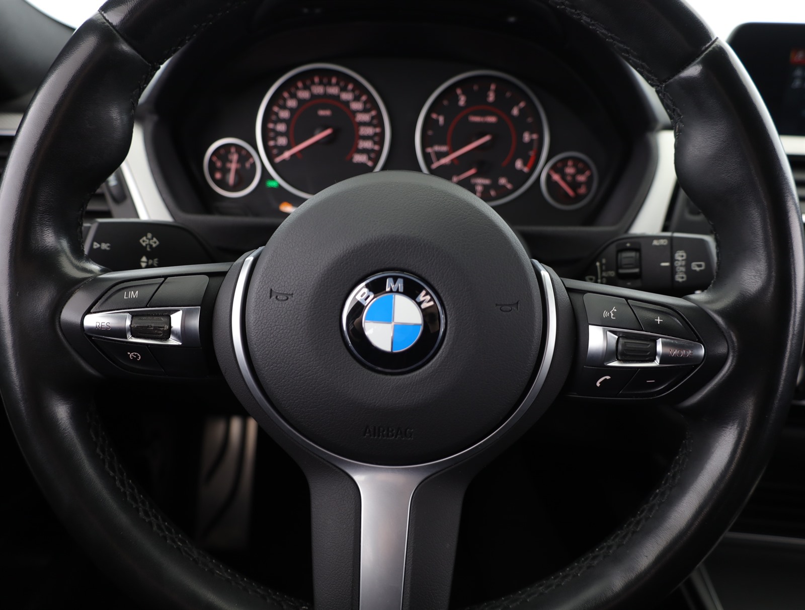 BMW Řada 3, 2018 - pohled č. 14