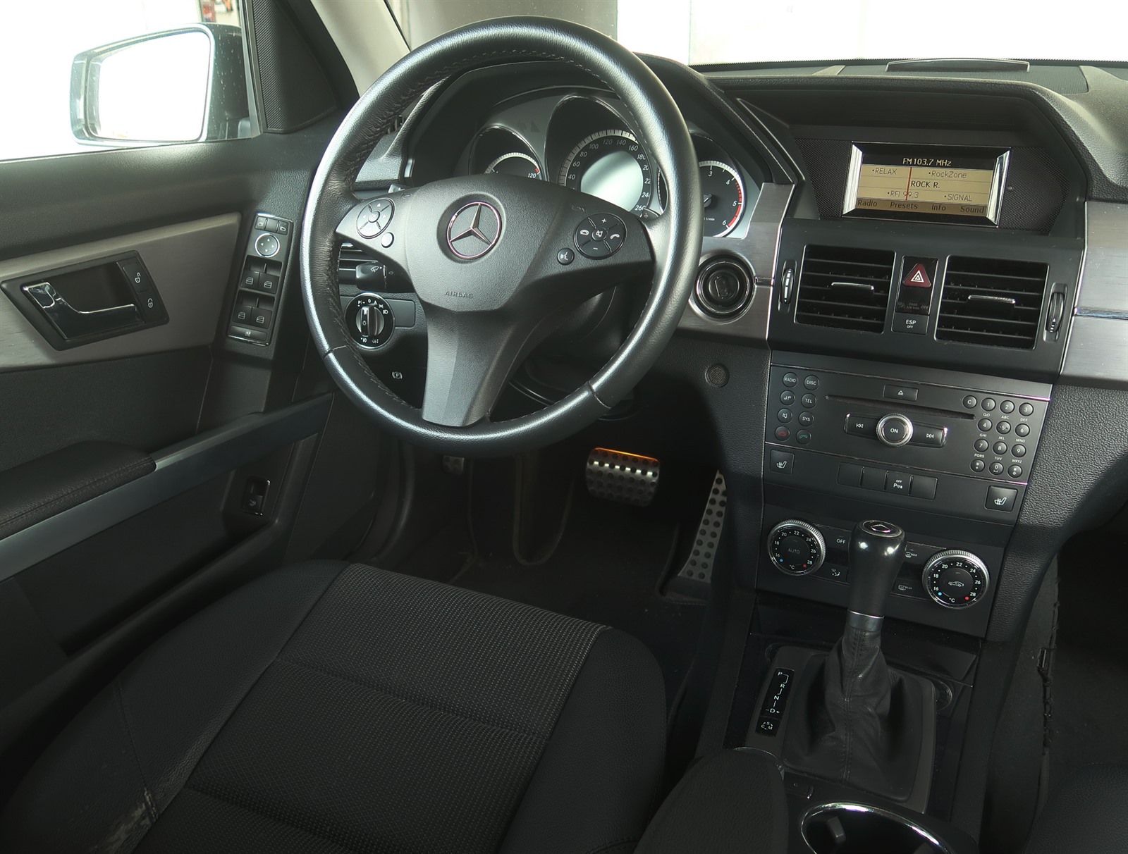 Mercedes-Benz GLK, 2009 - pohled č. 9