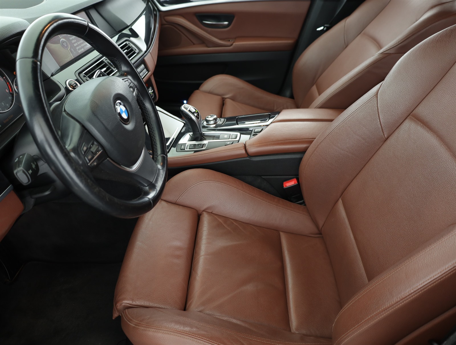 BMW Řada 5, 2012 - pohled č. 13