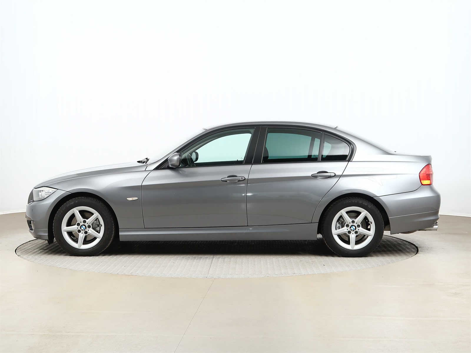 BMW Řada 3, 2010 - pohled č. 4