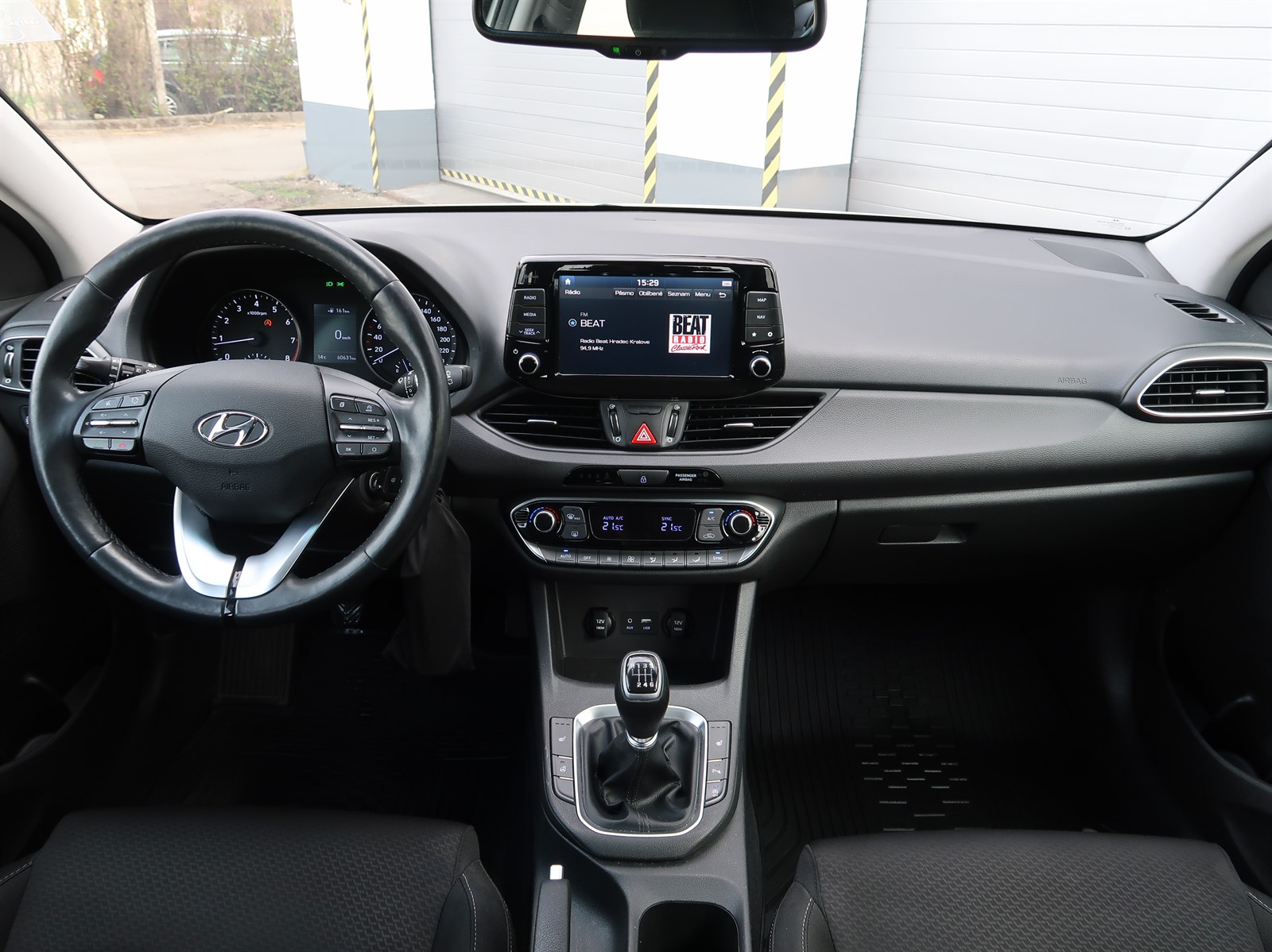 Hyundai i30, 2018 - pohled č. 10