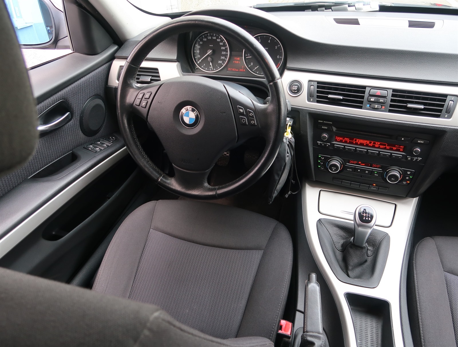 BMW Řada 3, 2010 - pohled č. 9