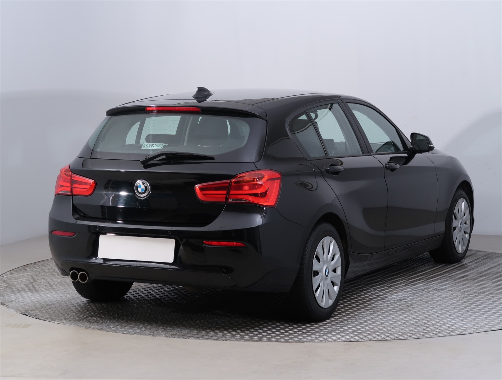 BMW 1, 2017 - pohled č. 7