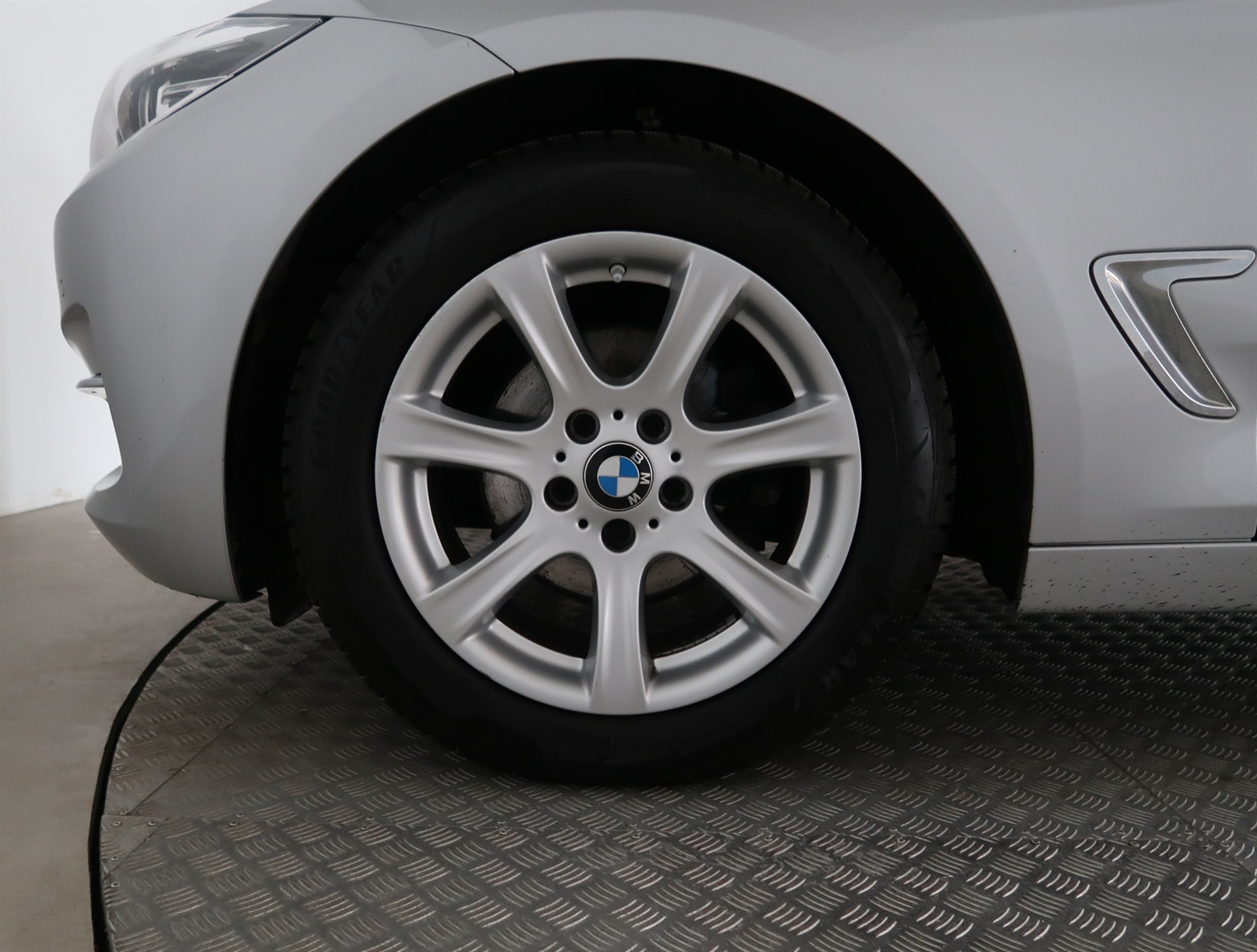 BMW 3GT, 2019 - pohled č. 21