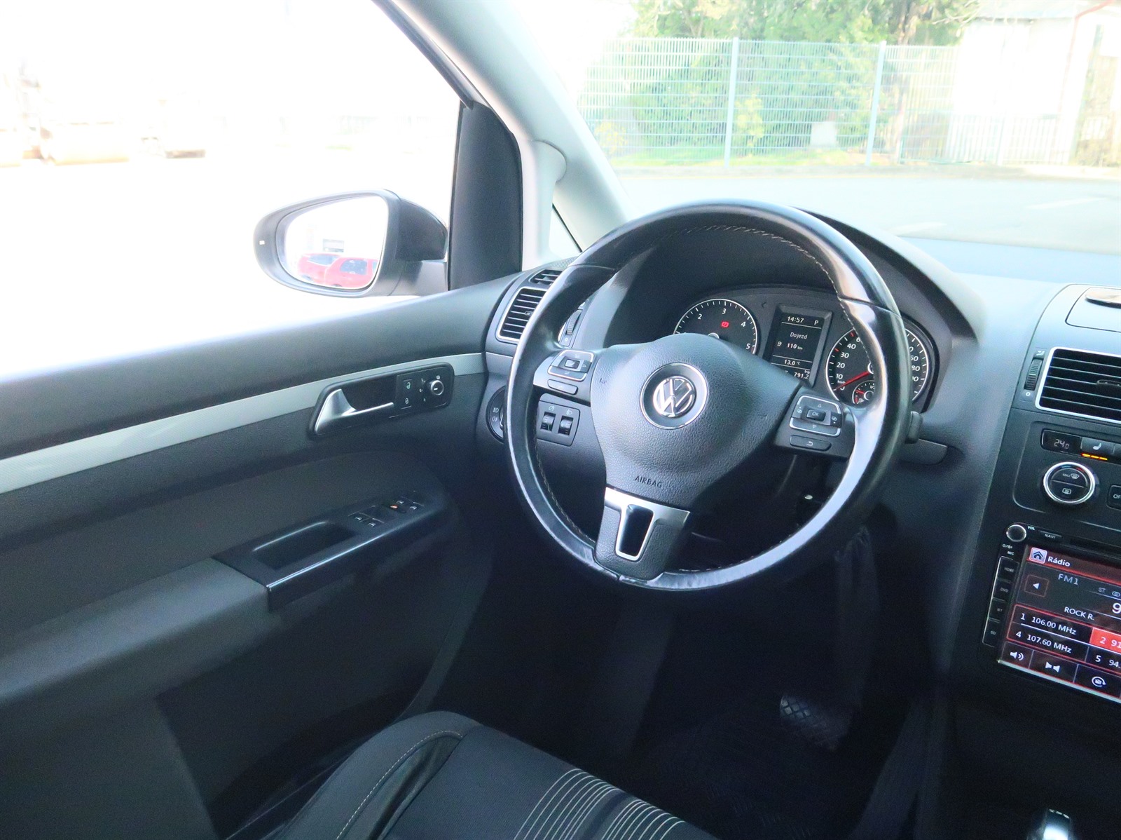 Volkswagen Touran, 2012 - pohled č. 9