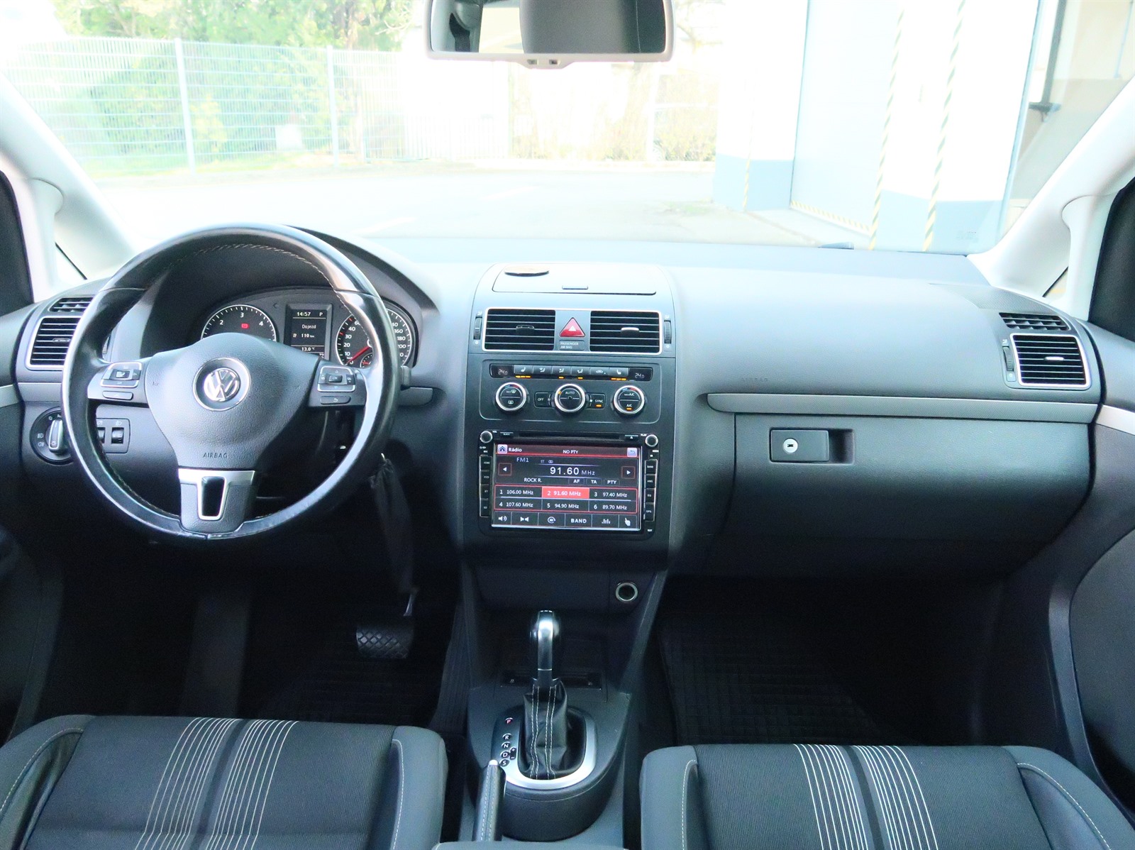 Volkswagen Touran, 2012 - pohled č. 10