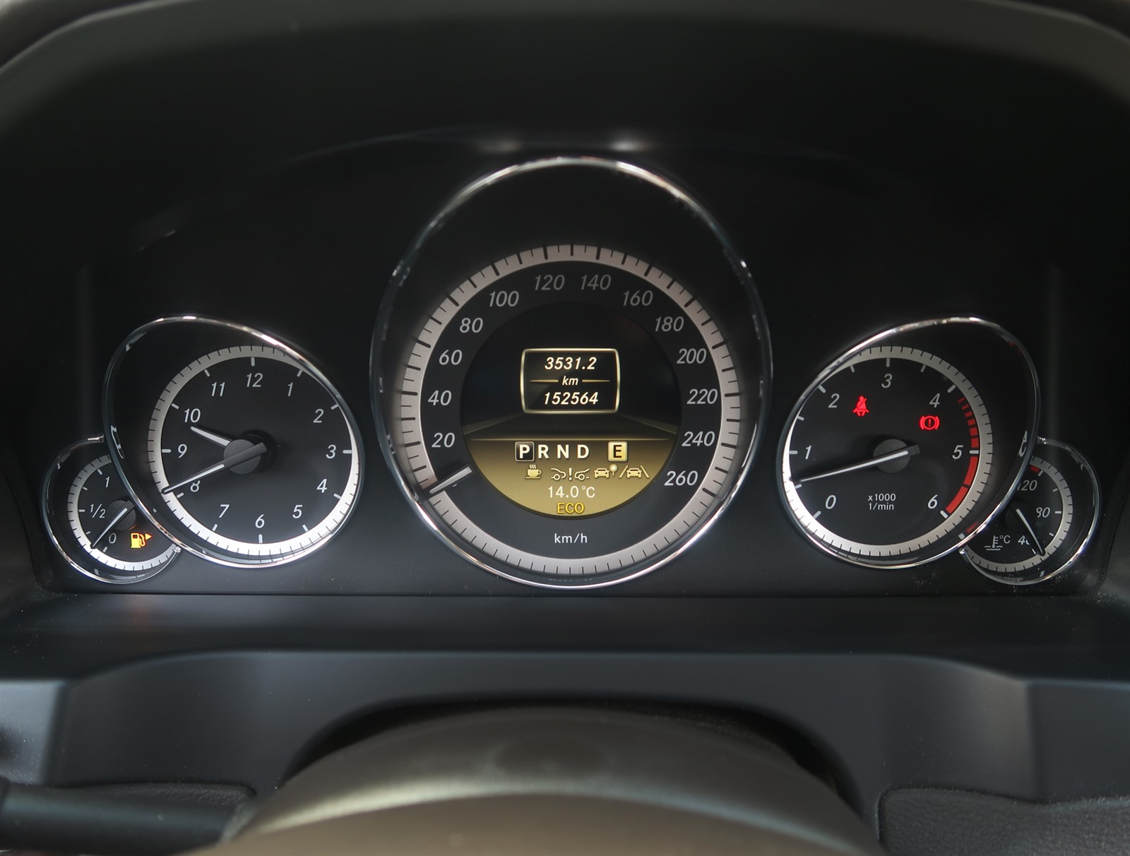 Mercedes-Benz E, 2012 - pohled č. 16