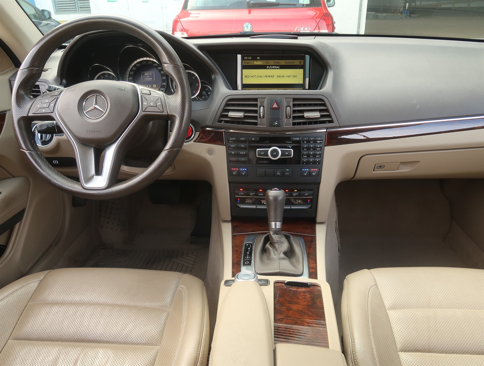 Mercedes-Benz E, 2012 - pohled č. 10