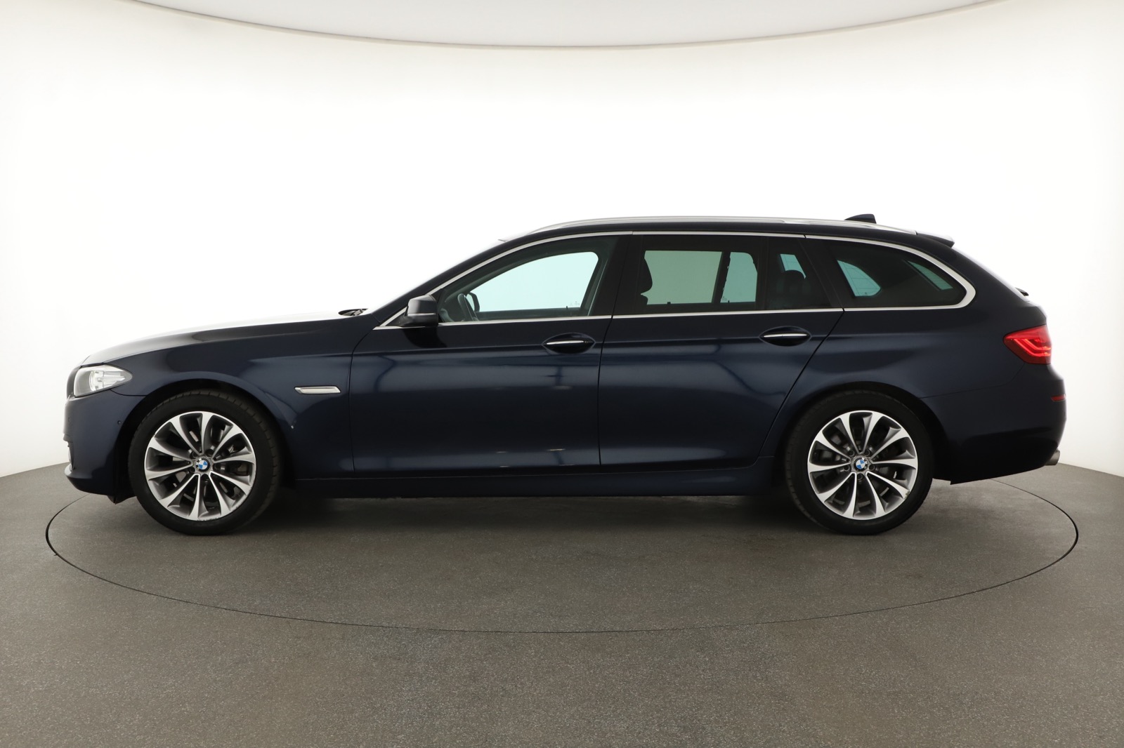 BMW Řada 5, 2015 - pohled č. 4