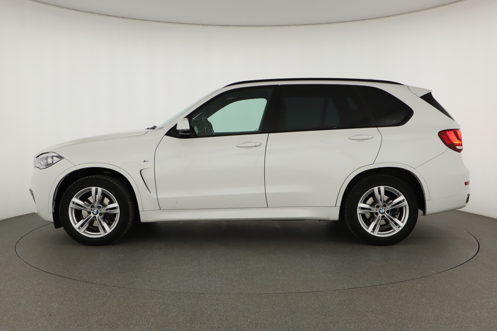 BMW X5, 2014 - pohled č. 4